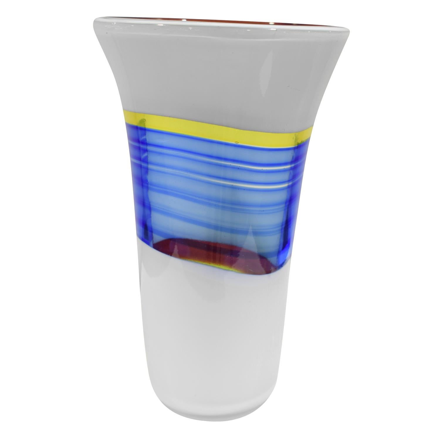 Rare and important hand blown glass “Bandiere Vase” model 13471 by Anzolo Fuga for Arte Vetraria Muranese (A.V.E.M.), Murano, Italy, 1955-1956. Etched on bottom “COL Luciano Ferro 1952”. Luciano Ferro was Fuga’s primary glass blower who executed