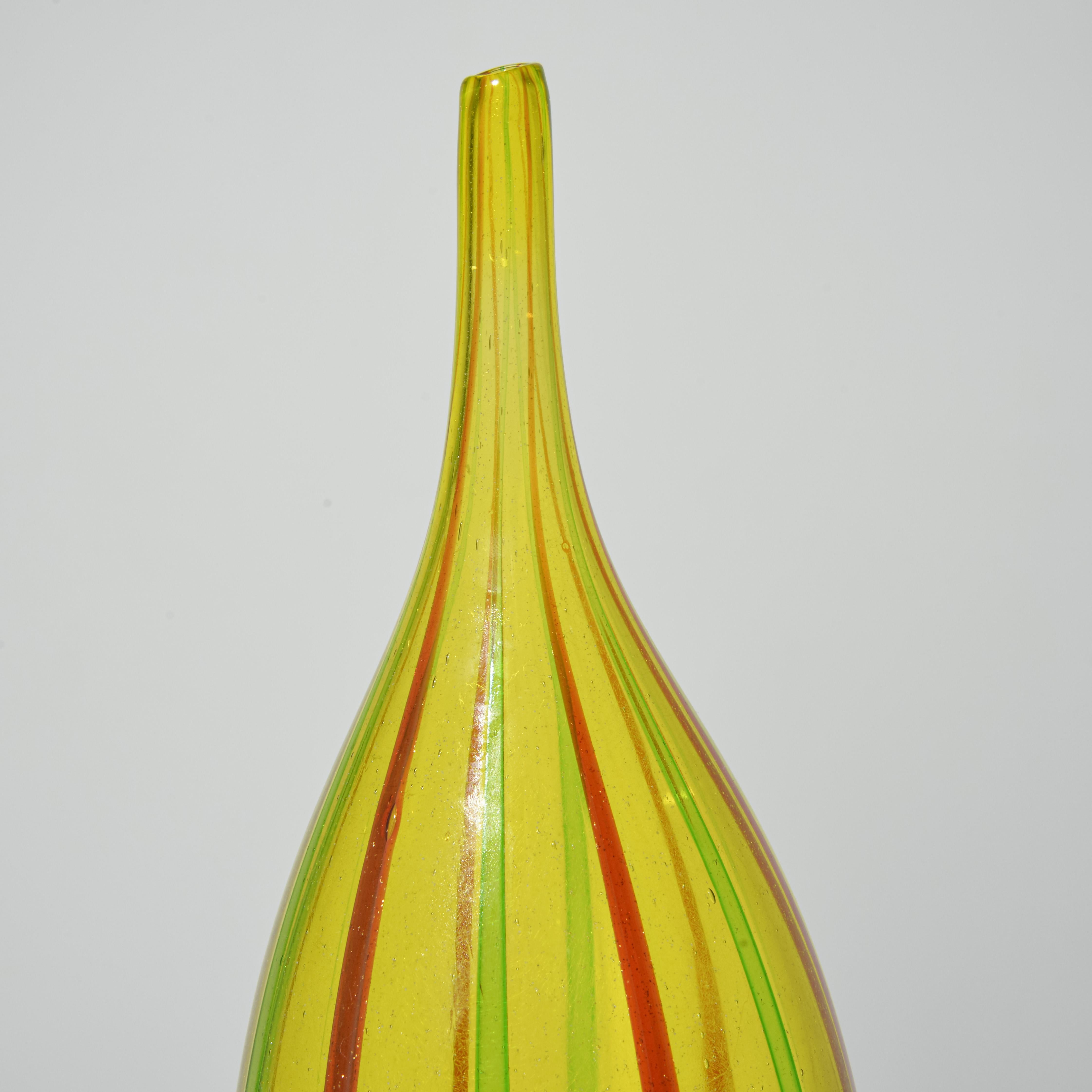 Artistics/Designer ; Fabricant : Anzolo Fuga ; Arte Vetraria Muranese (A.V.E.M.)
Marquage(s) ; notes : pas de marquage(s) apparent(s)
Matériaux : verre
Dimensions (H, L, P) : 16.5 