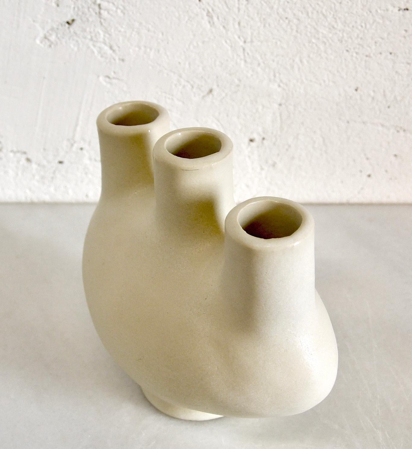 Modern Aortic Vessel by Simone Bodmer-Turner, White Ceramic Stoneware For Sale