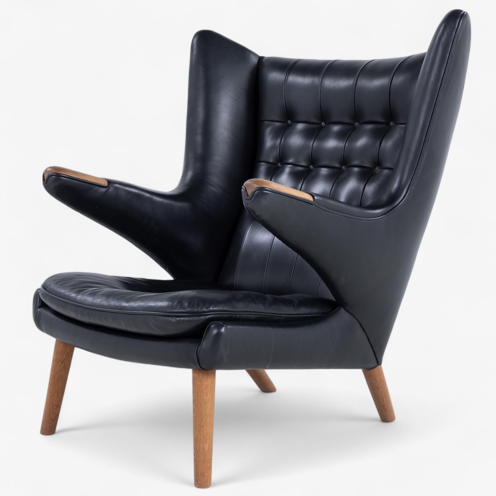 Mid-Century Modern AP 19 - Chaiseapa Bear avec tabouret de Hans J. Wegner