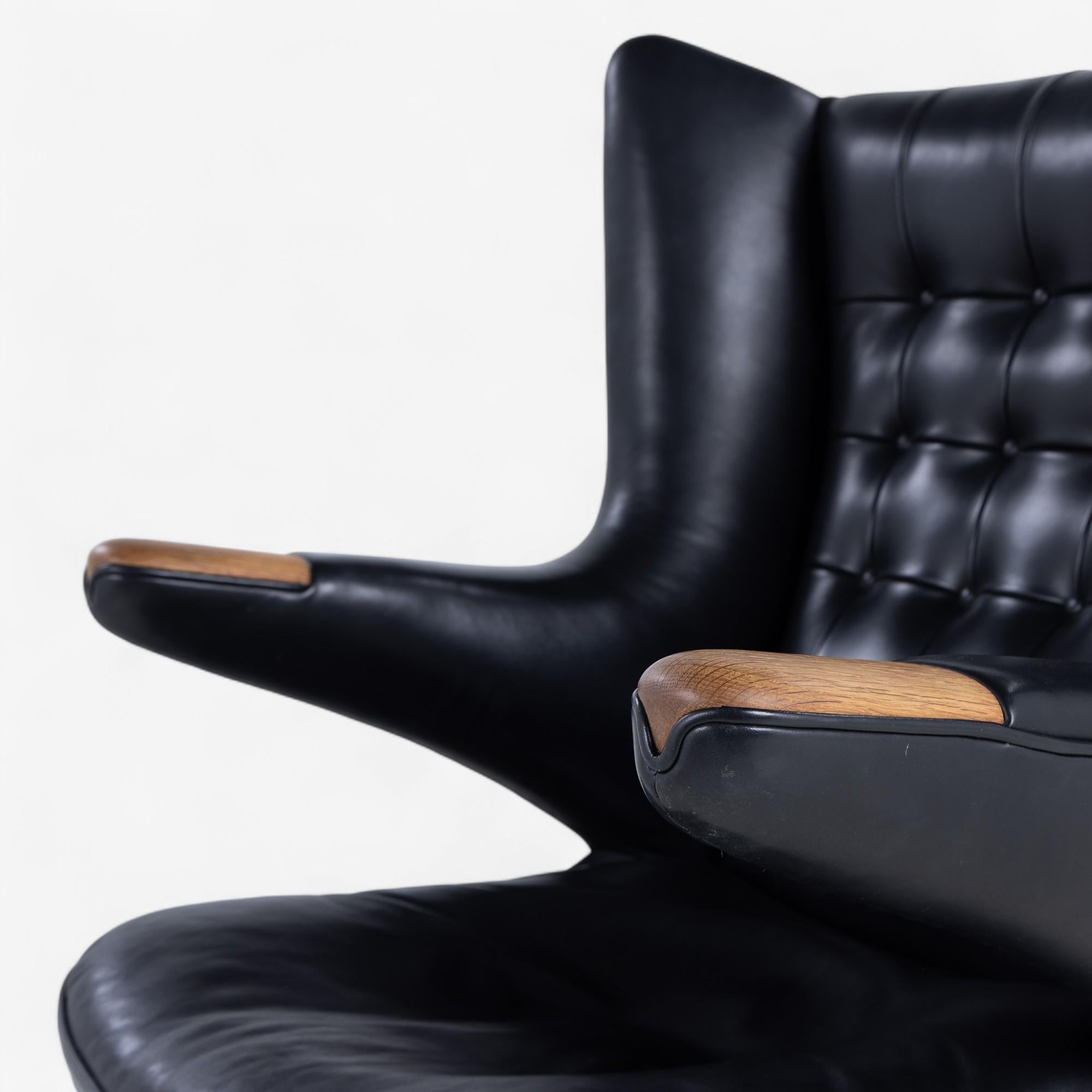 Cuir AP 19 - Chaiseapa Bear avec tabouret de Hans J. Wegner