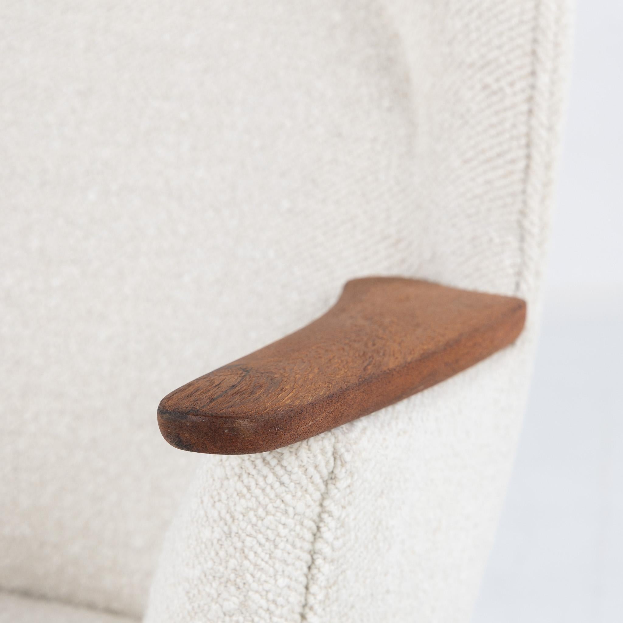 AP 27 - Rare lounge chair in teak by Hans Wegner In Excellent Condition In Copenhagen, DK