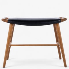AP 30 - Piano stool in oak by Hans J. Wegner