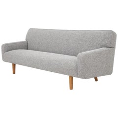 AP 33 Sofa by Hans J. Wegner