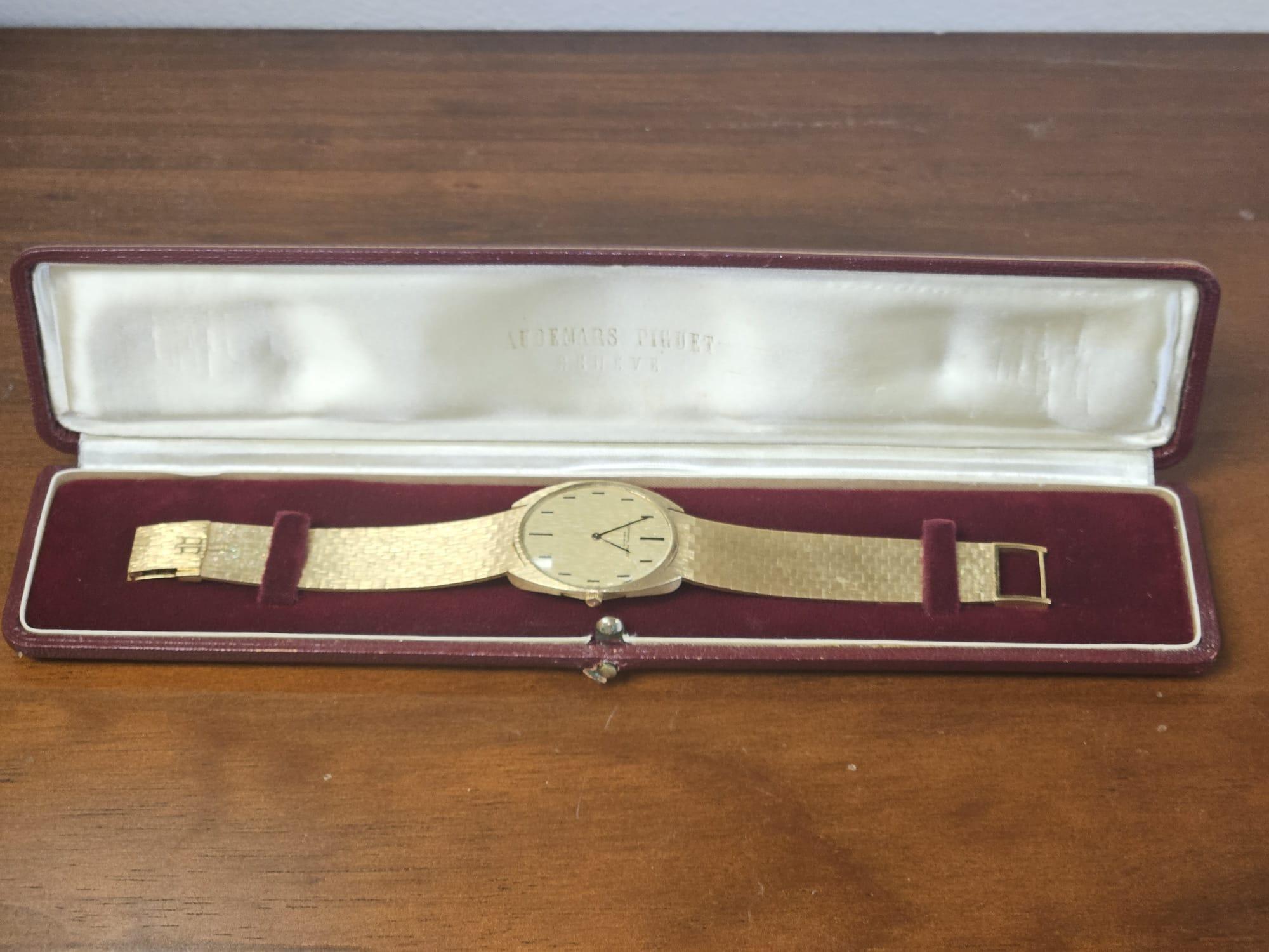 AP Ellipse 18k Brick Bracelet Vertical Dash Markers W/Box 2