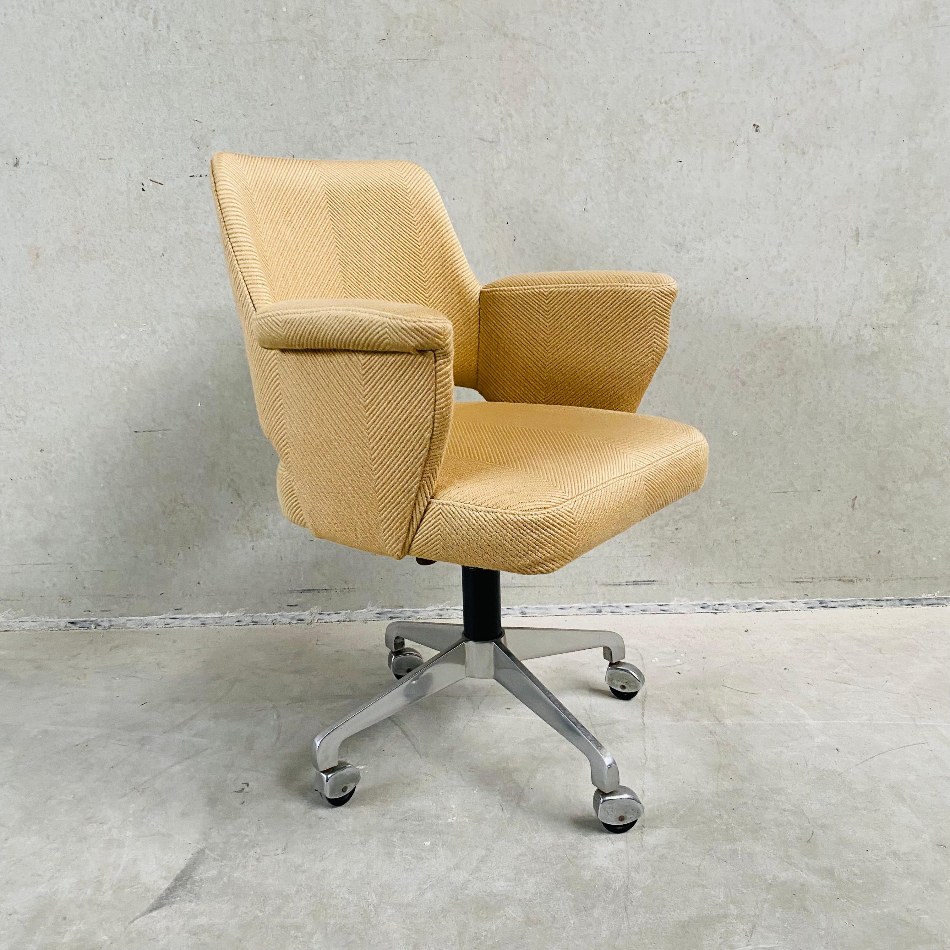AP Originals Swiffle Desk Chair by Hein Salomonson 1960 For Sale 1