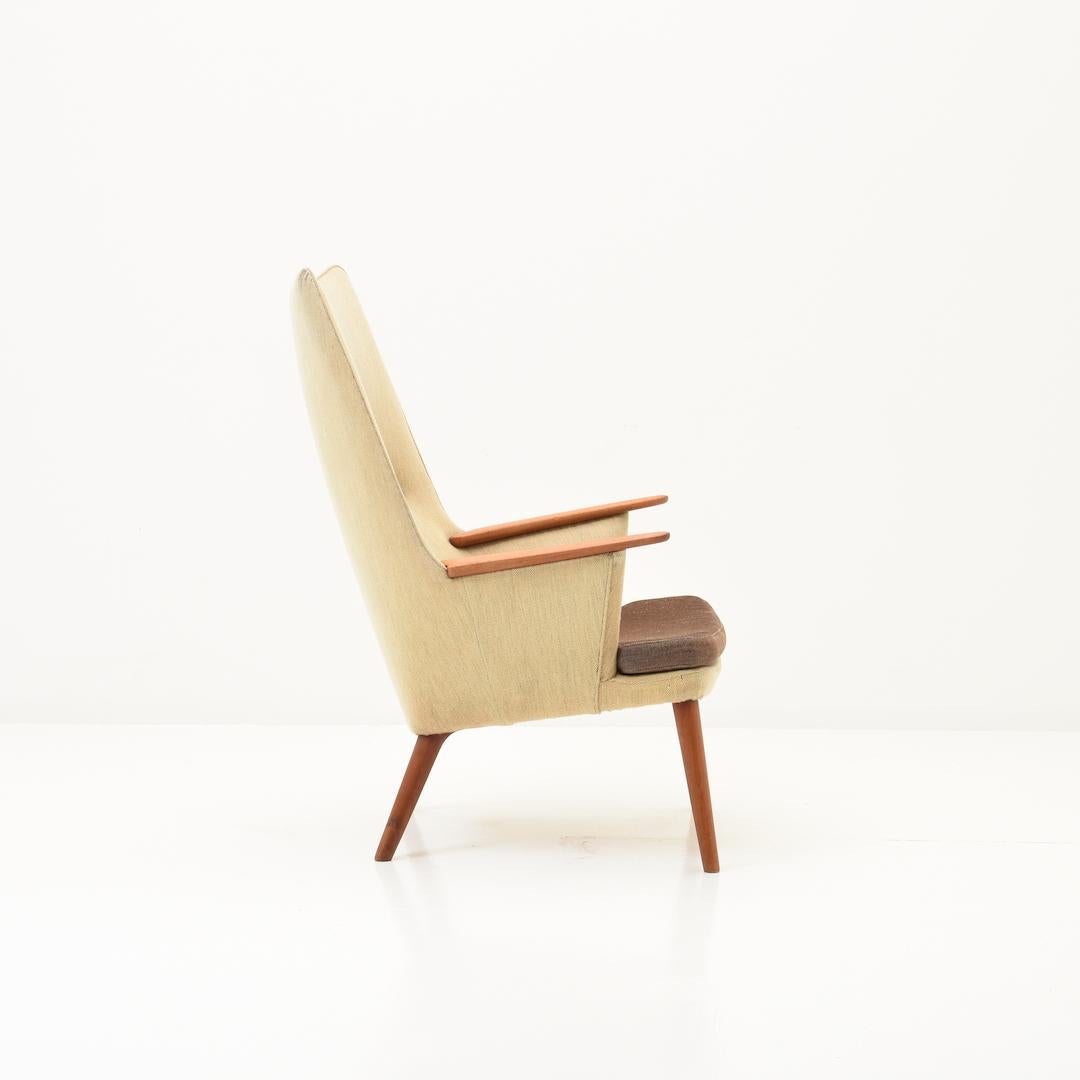 AP27 mama bear armchair by Hans J. Wegner for AP Stolen, 1960s Danmark, original fabric.