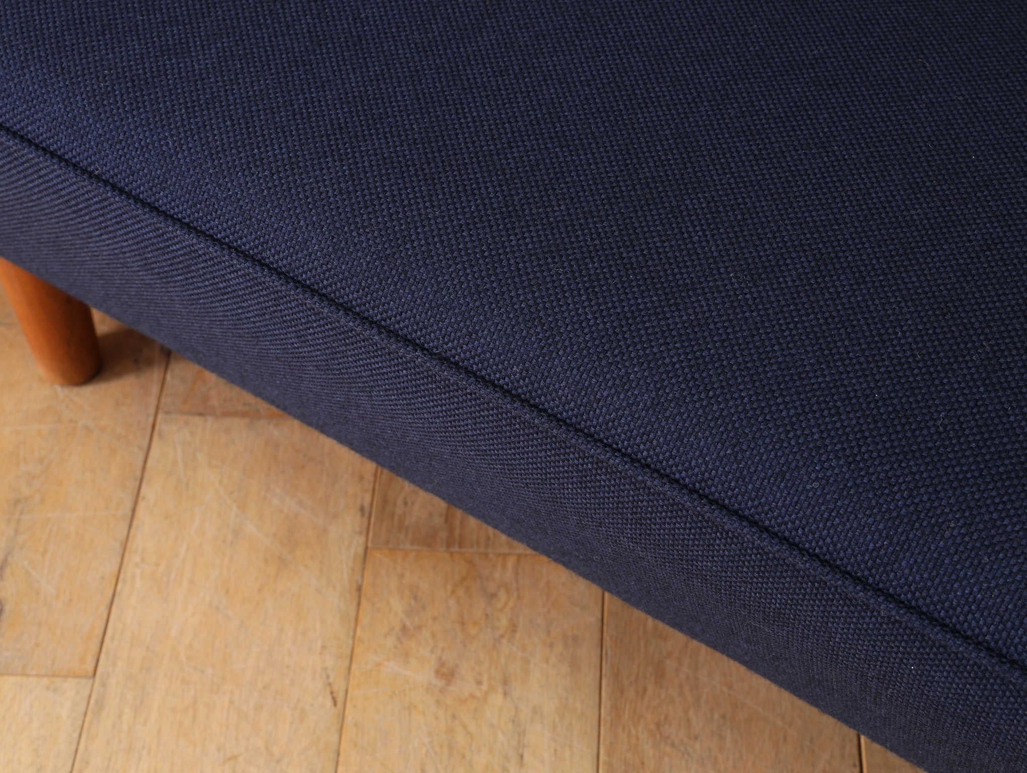 Sofá AP32 de Hans J. Wegner en venta 3
