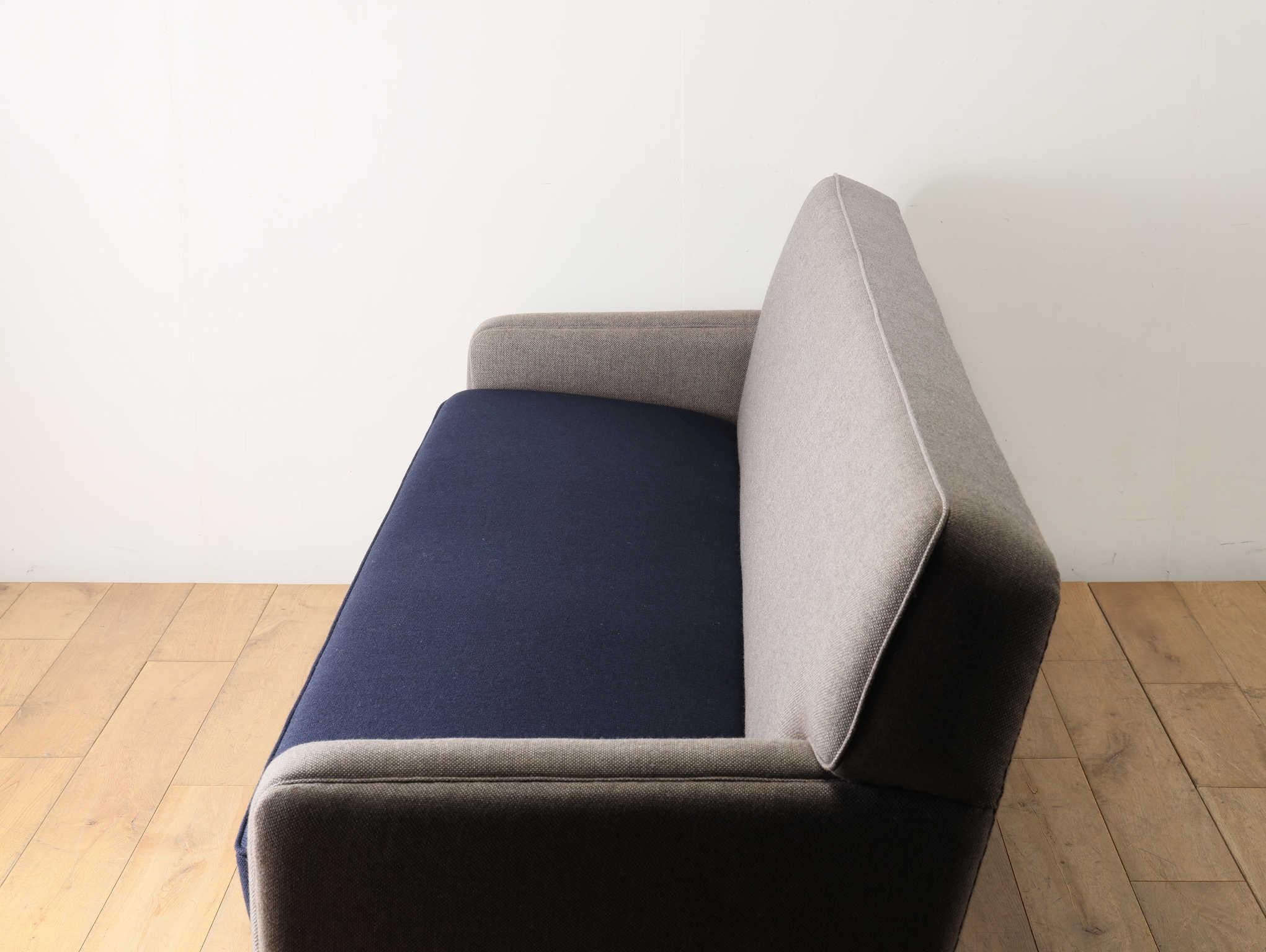 Sofá AP32 de Hans J. Wegner en venta 11