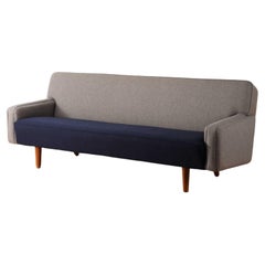 AP32 Sofa by Hans J. Wegner