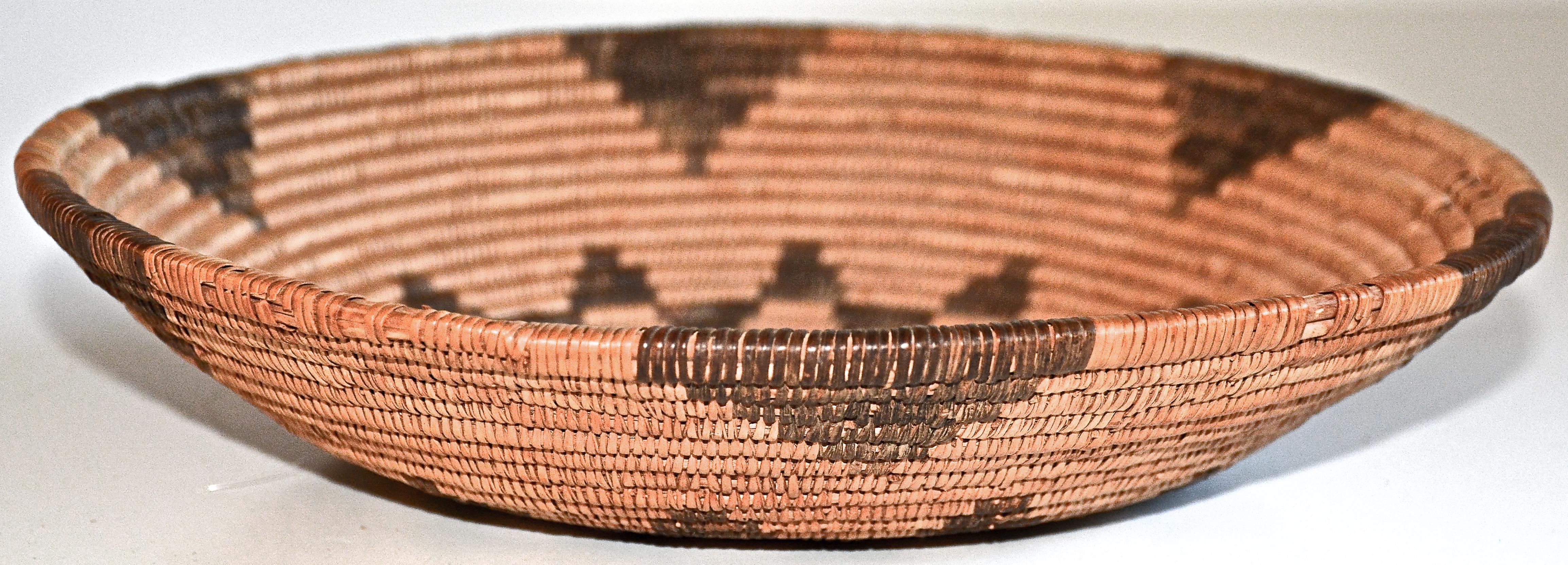 Native American Apache Basketry Tray with 12 Point Star Design, 1900 For Sale