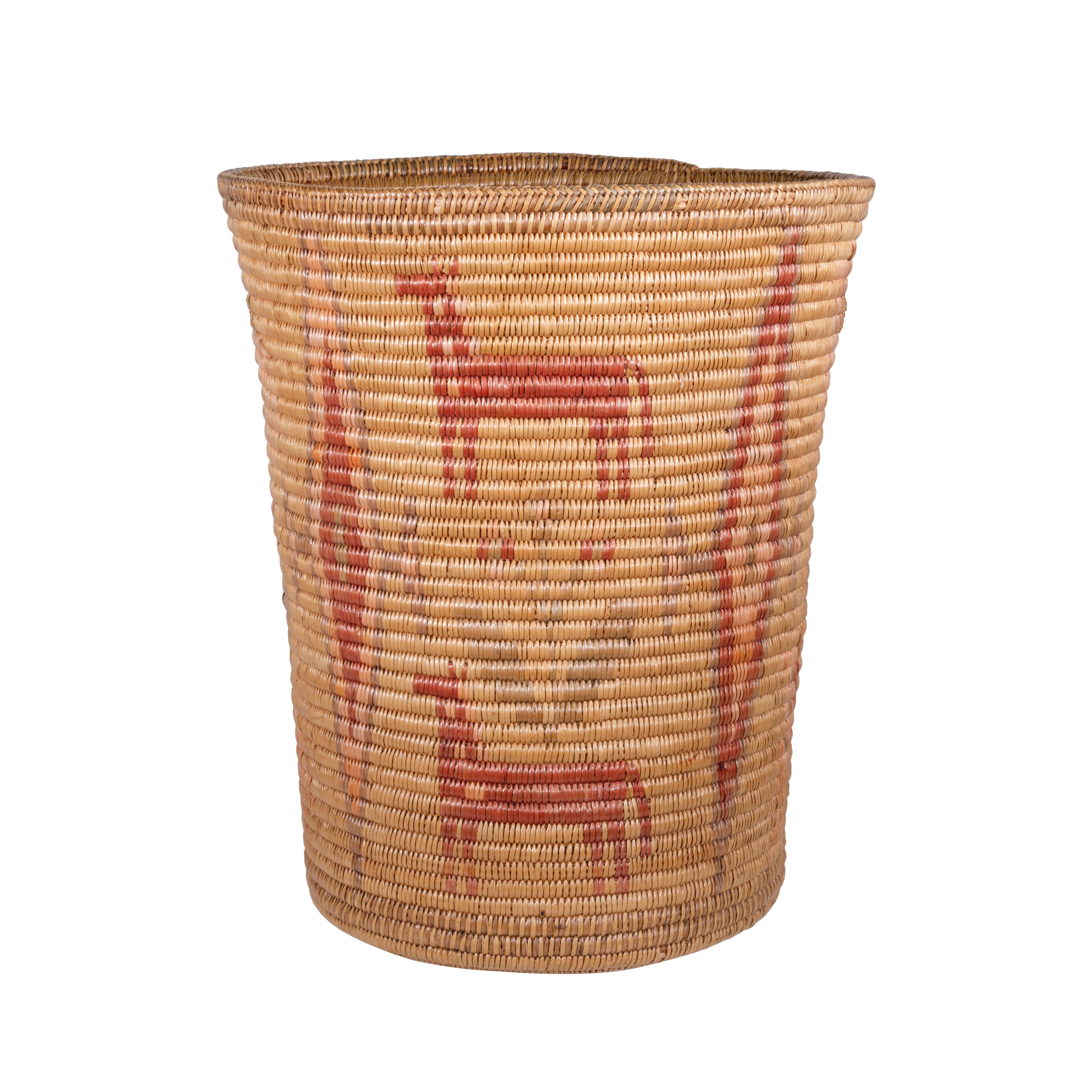 Apache Jicarilla Apache Basket In Good Condition For Sale In Coeur d'Alene, ID