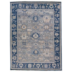 Apadana's Artisan Collection Grauer handgefertigter Wollteppich mit Blumenmuster