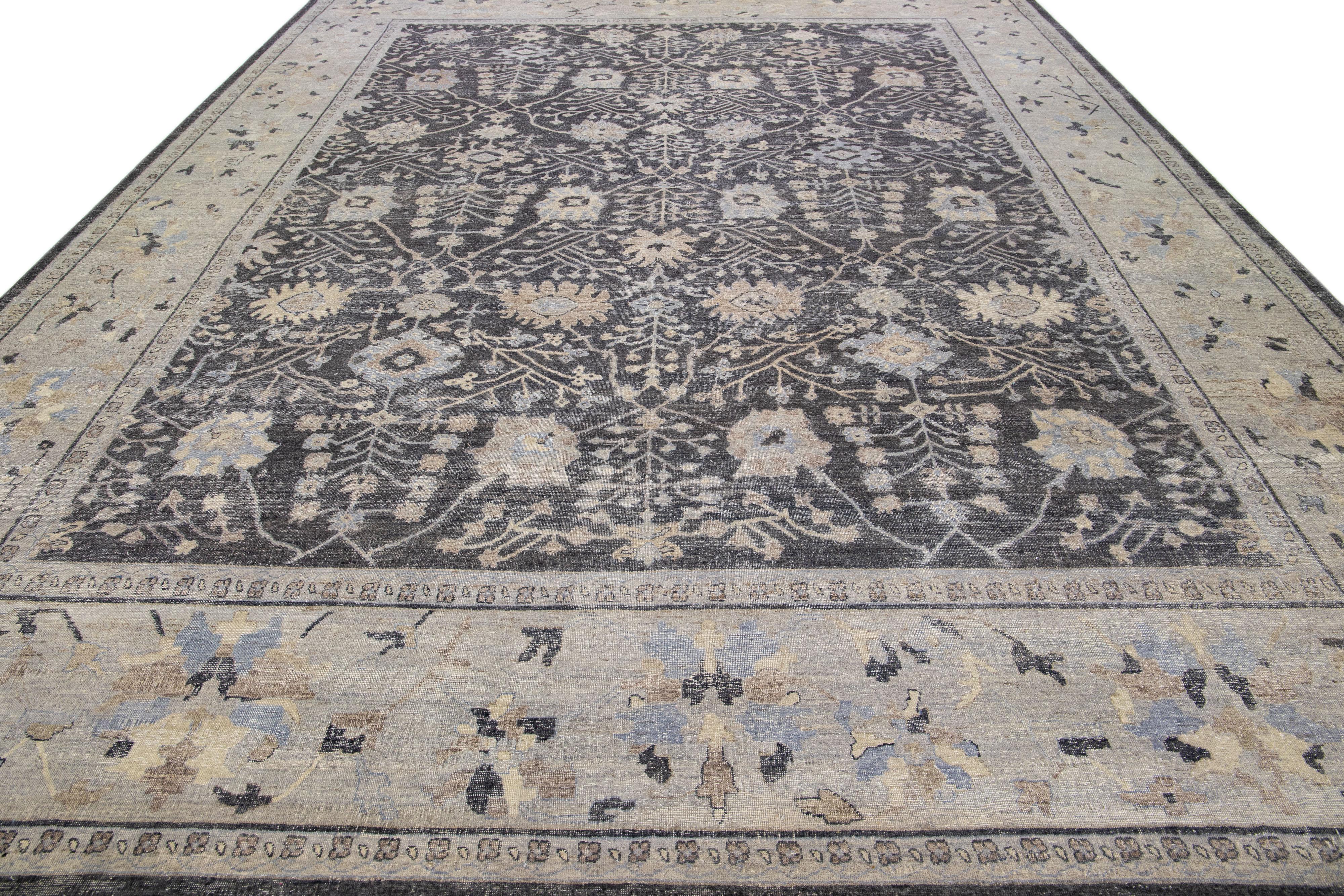 Moderne Tapis en laine anthracite Apadana de la collection artisanale fait à la main avec motif sur toute la surface en vente