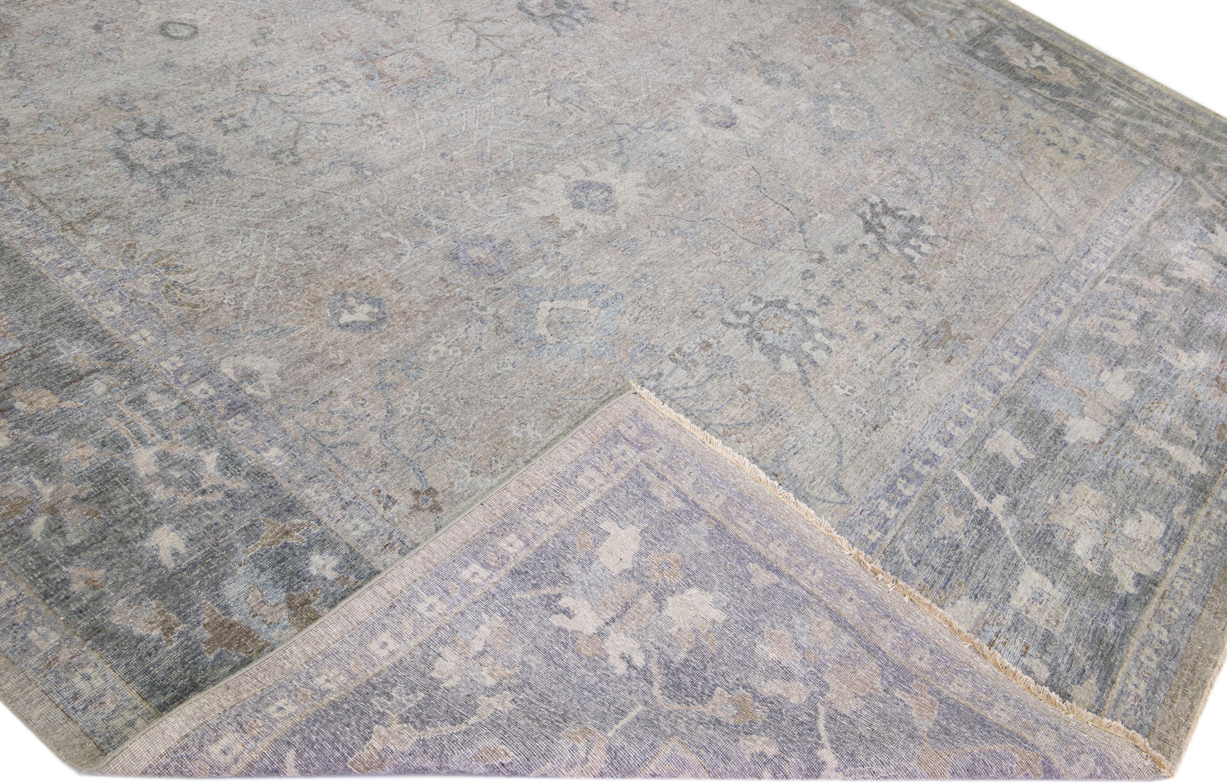 La línea Artisan de Apadana es una reimaginación de alfombras antiguas con una forma elegante de inyectar una llamativa estética antigua a un espacio. Esta línea de alfombras es decididamente única y reimagina lo que puede ser el aspecto de una