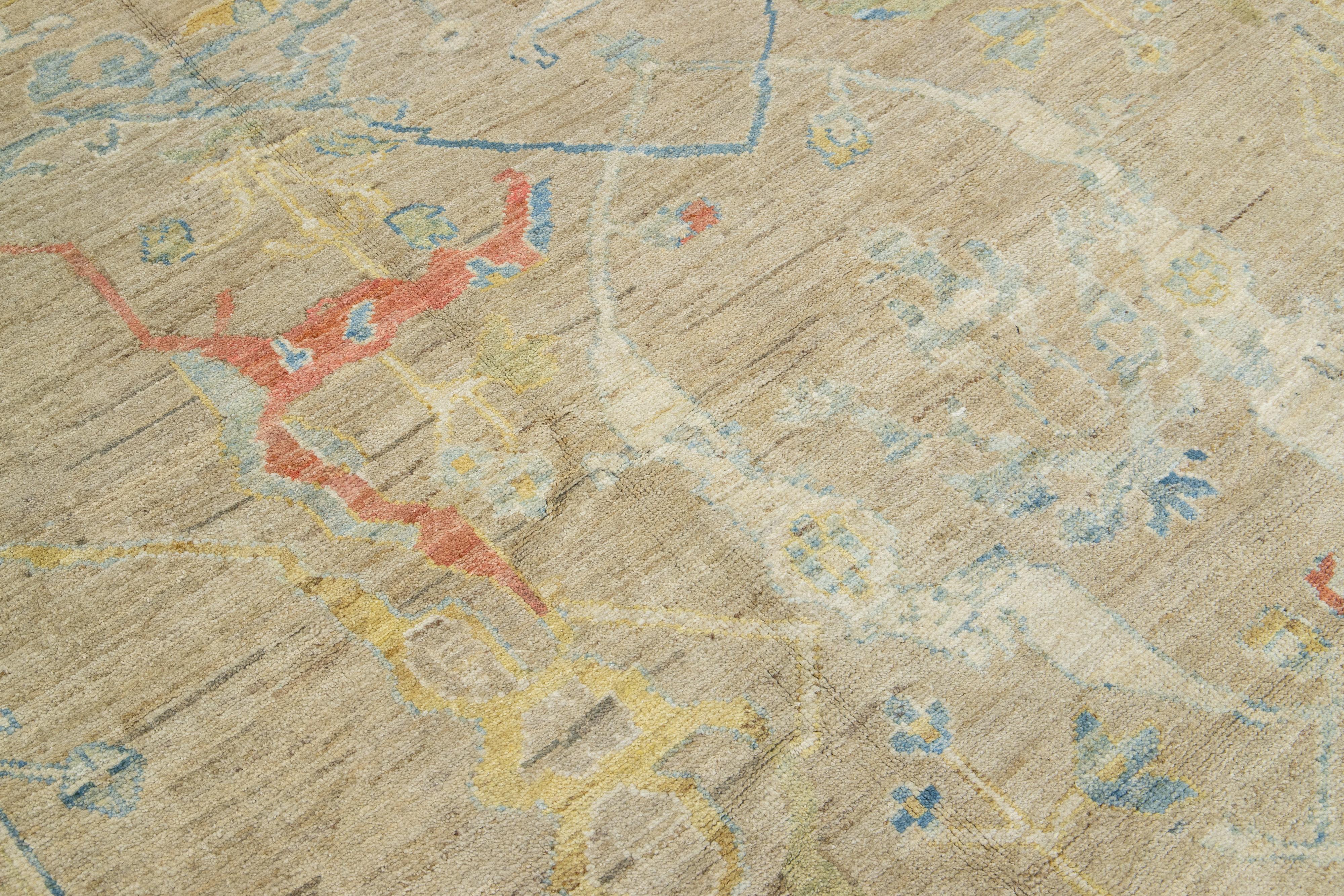 Tappeto in lana Sultanabad Rugs di Apadana dal design contemporaneo e realizzato a mano in marrone chiaro In condizioni Nuovo in vendita a Norwalk, CT