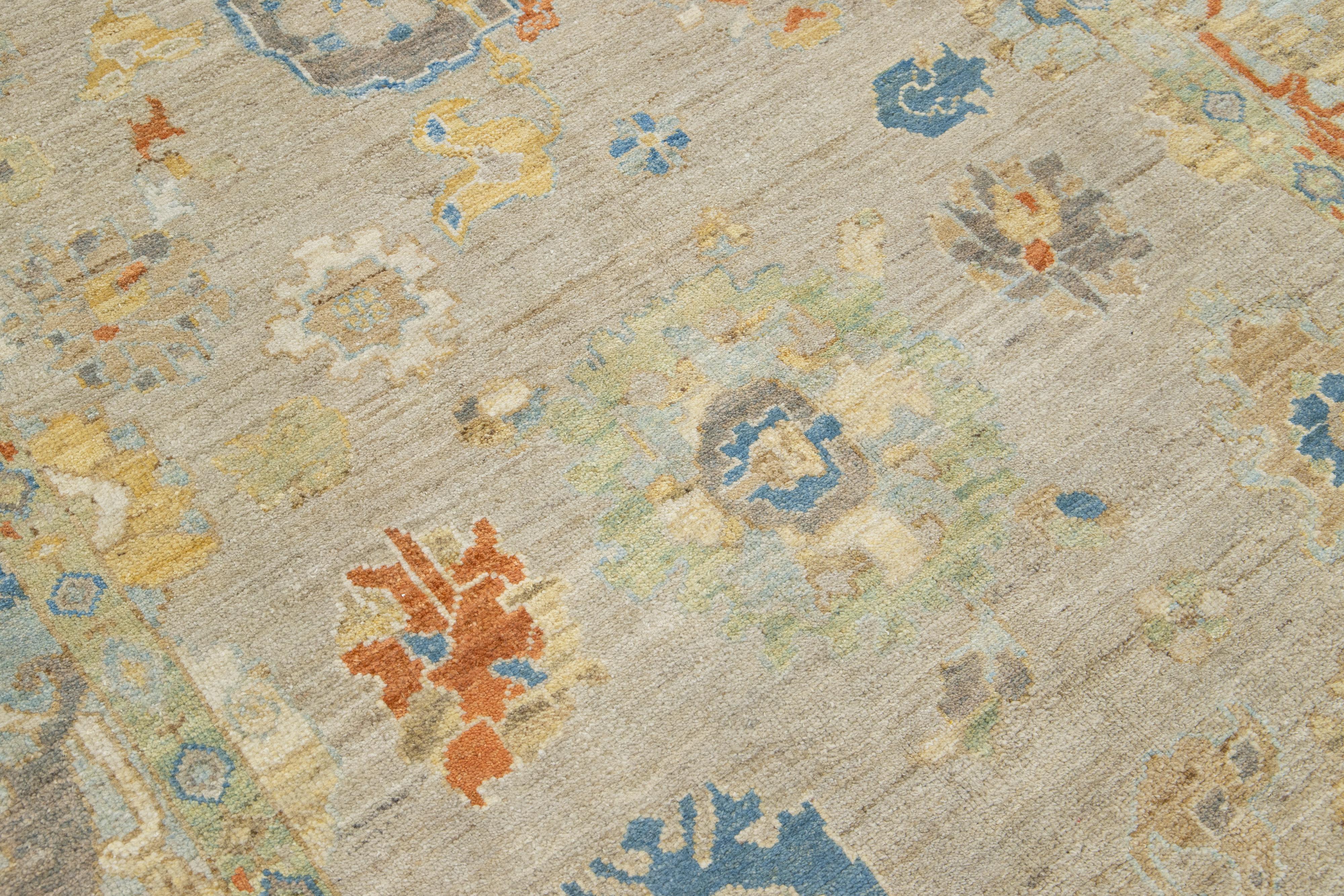 Tappeto contemporaneo in lana Sultanabad Rugs marrone chiaro con design/One di Apadana In condizioni Nuovo in vendita a Norwalk, CT