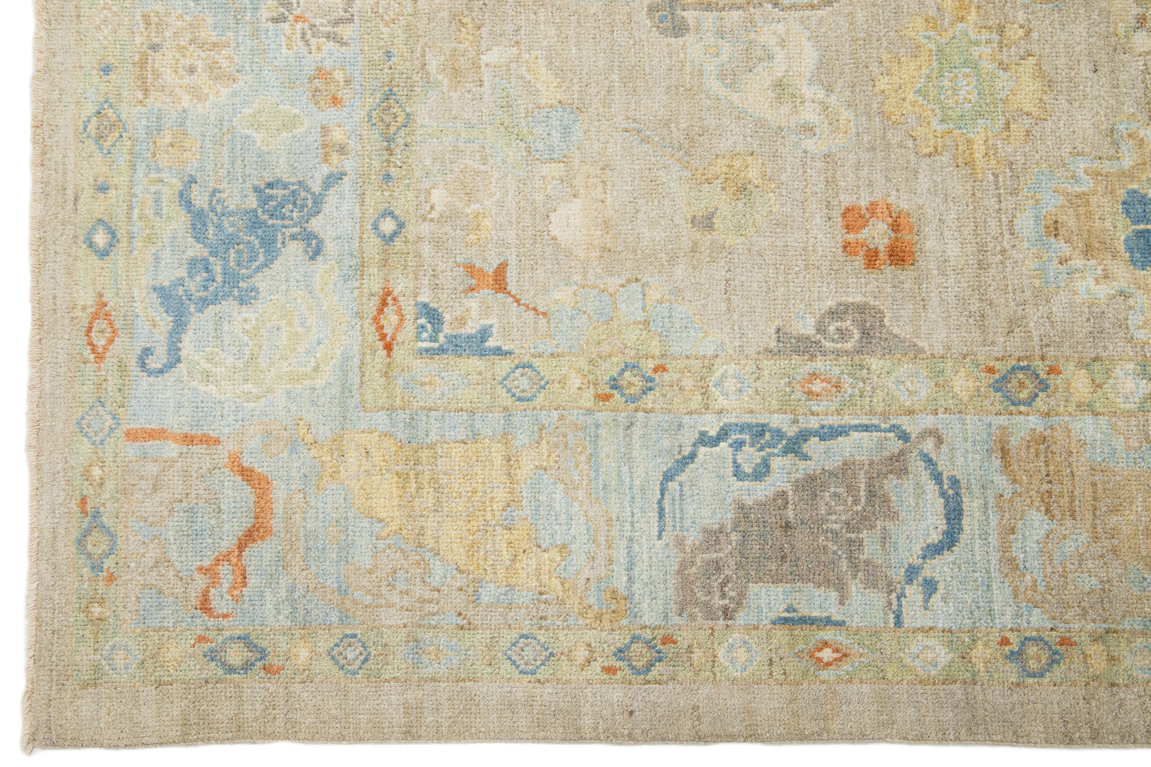 Lana Tappeto contemporaneo in lana Sultanabad Rugs marrone chiaro con design/One di Apadana in vendita
