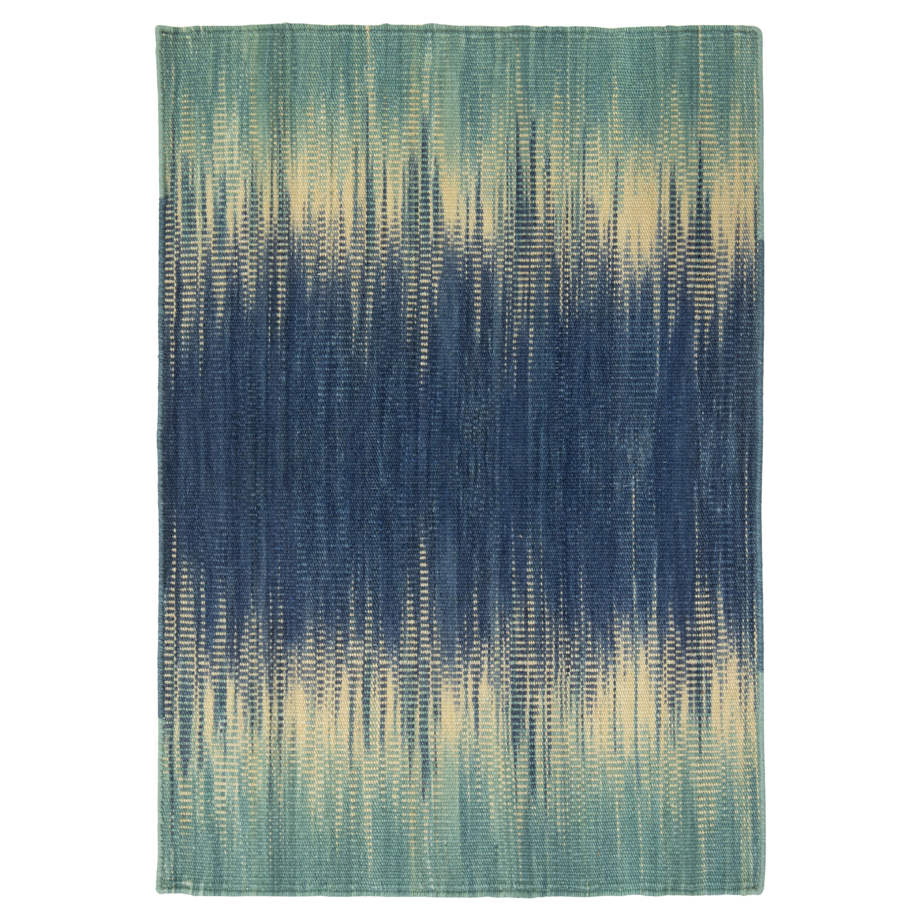 Rug & Kilim personalizzato in lana neozelandese a trama piatta di Apadana in blu e verde