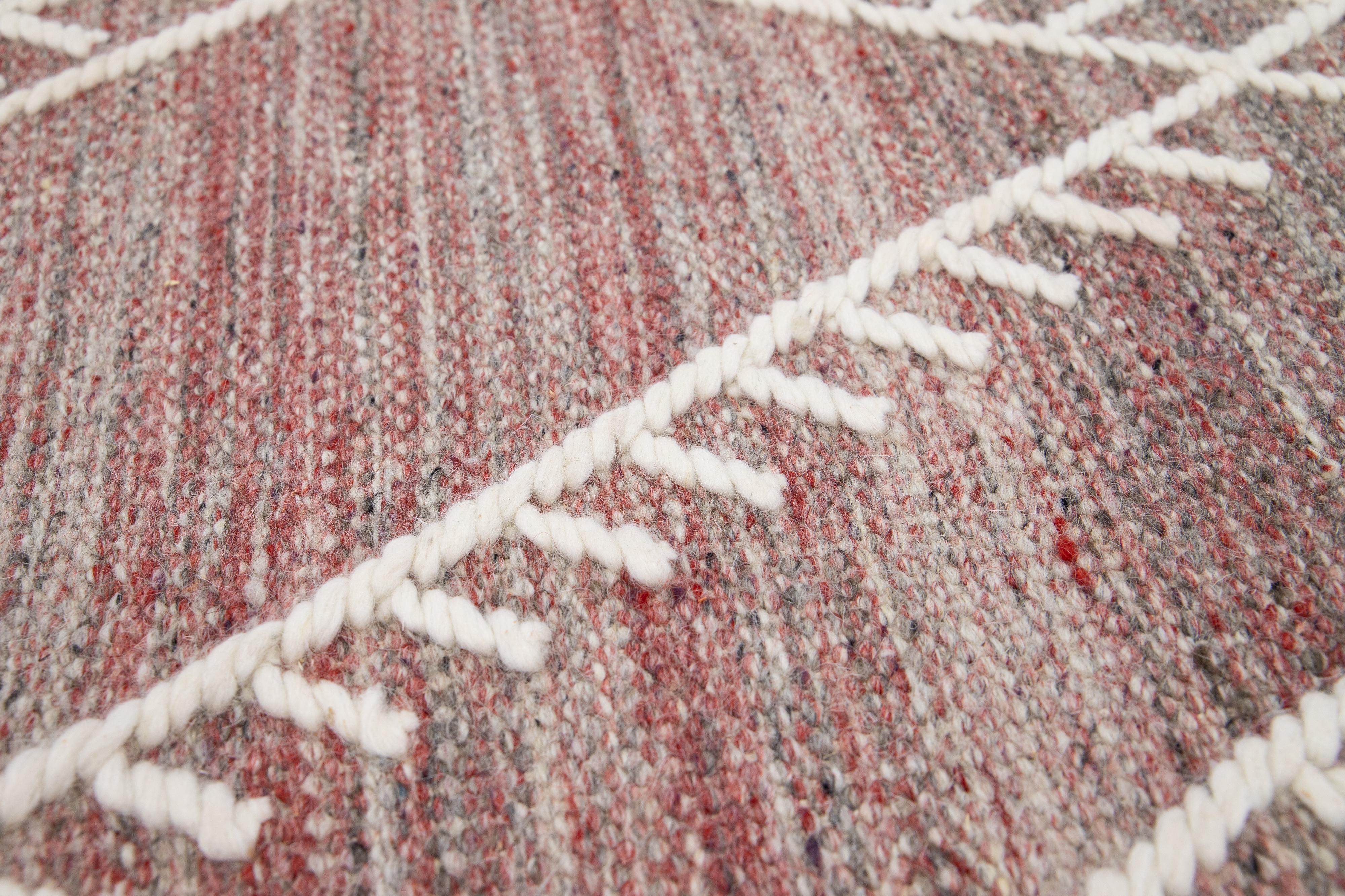 Tapis Kilim Apadana en laine rouge tissé à plat sur mesure Neuf - En vente à Norwalk, CT