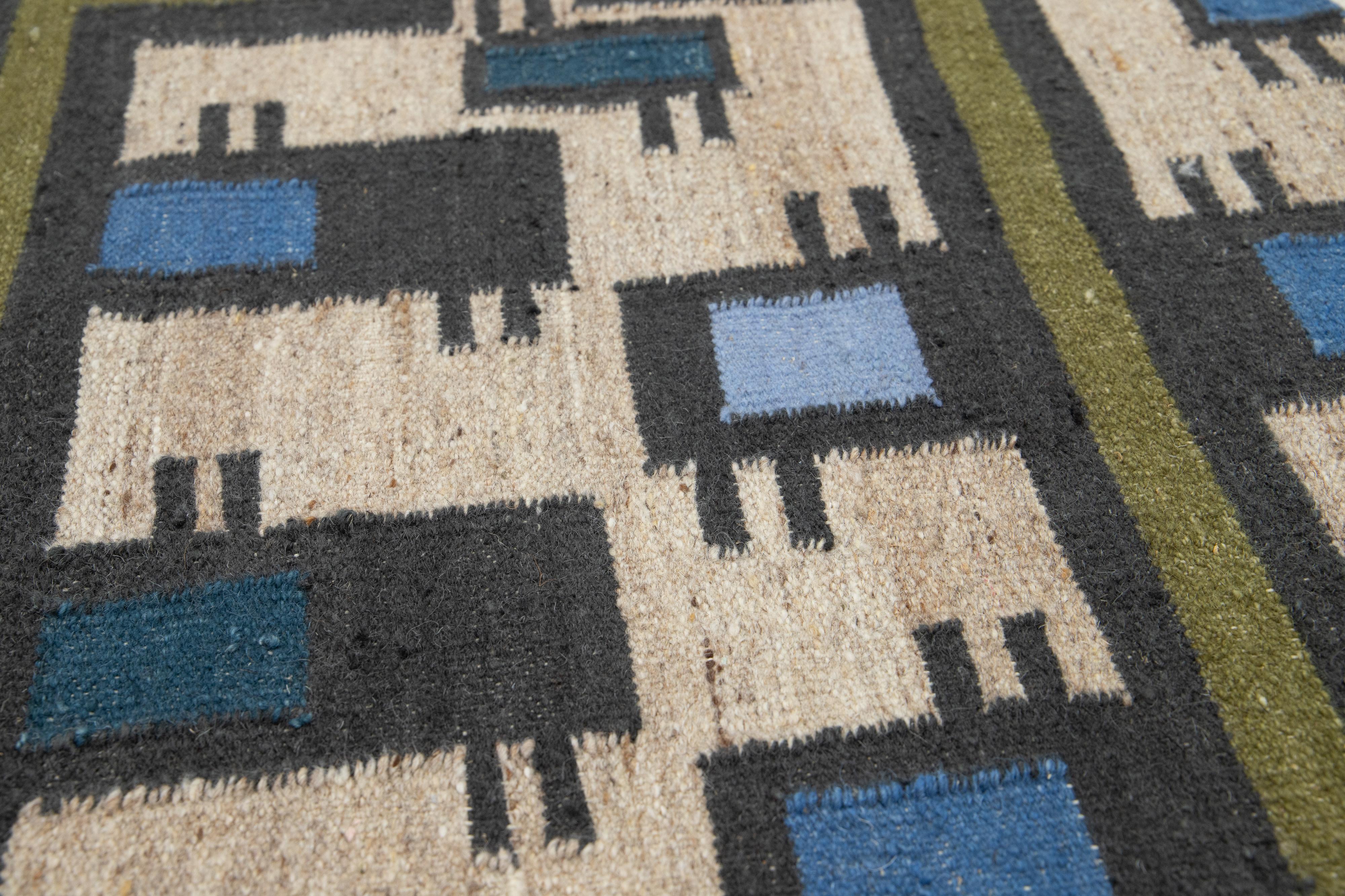Apadana Flatweave-Kelim-Teppich aus maßgefertigter Wolle (Handgewebt) im Angebot