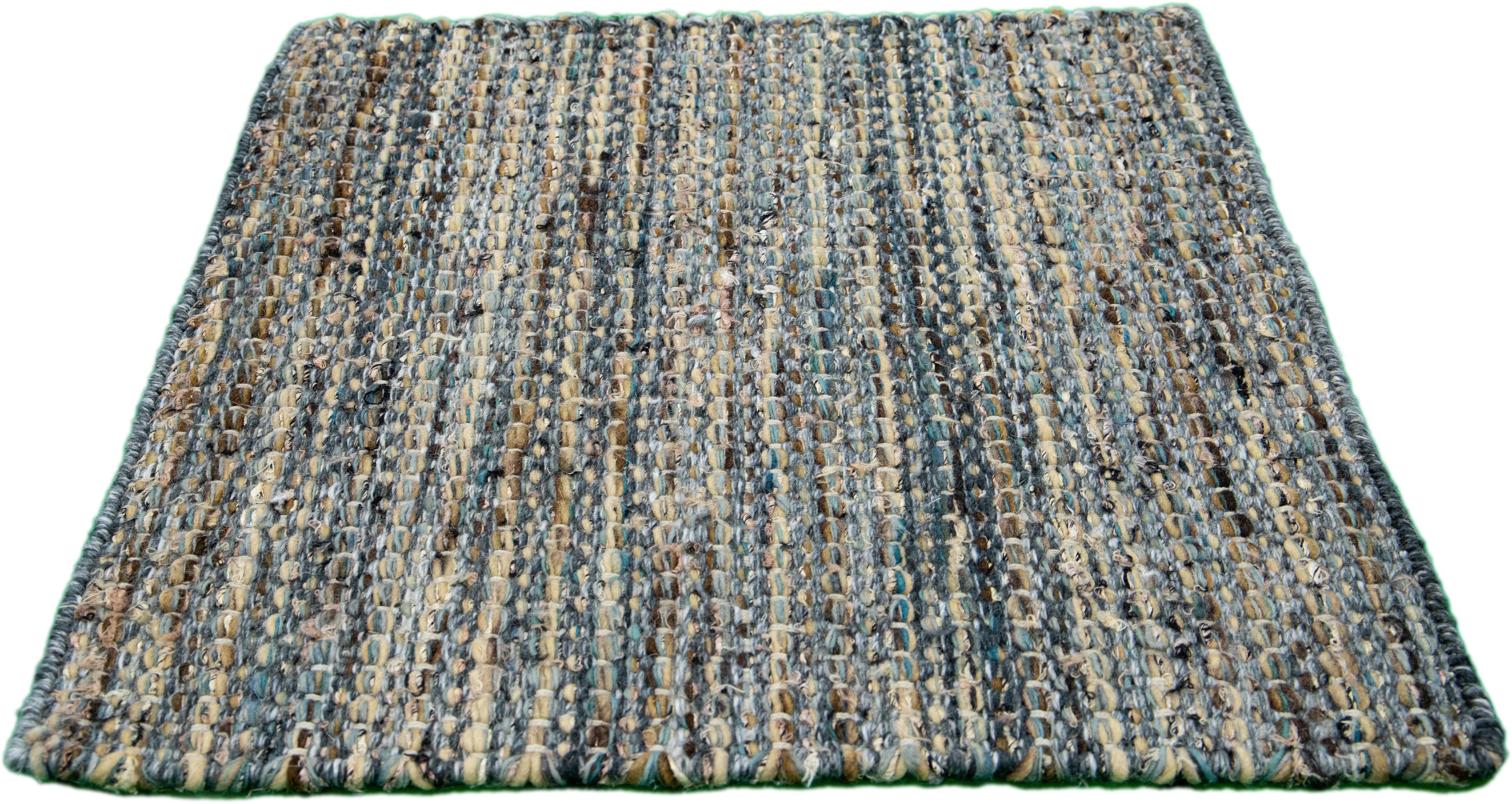 Apadana's Kilim Style Flatweave Wollteppich nach Maß. Kundenspezifische Größen und Farben auf Bestellung. 

MATERIAL: Wolle 
Techniken: Flachgewebe
Stil: Kelim
Vorlaufzeit: Ca. 15-16 Wochen verfügbar 
Farben: Wie abgebildet, andere individuelle