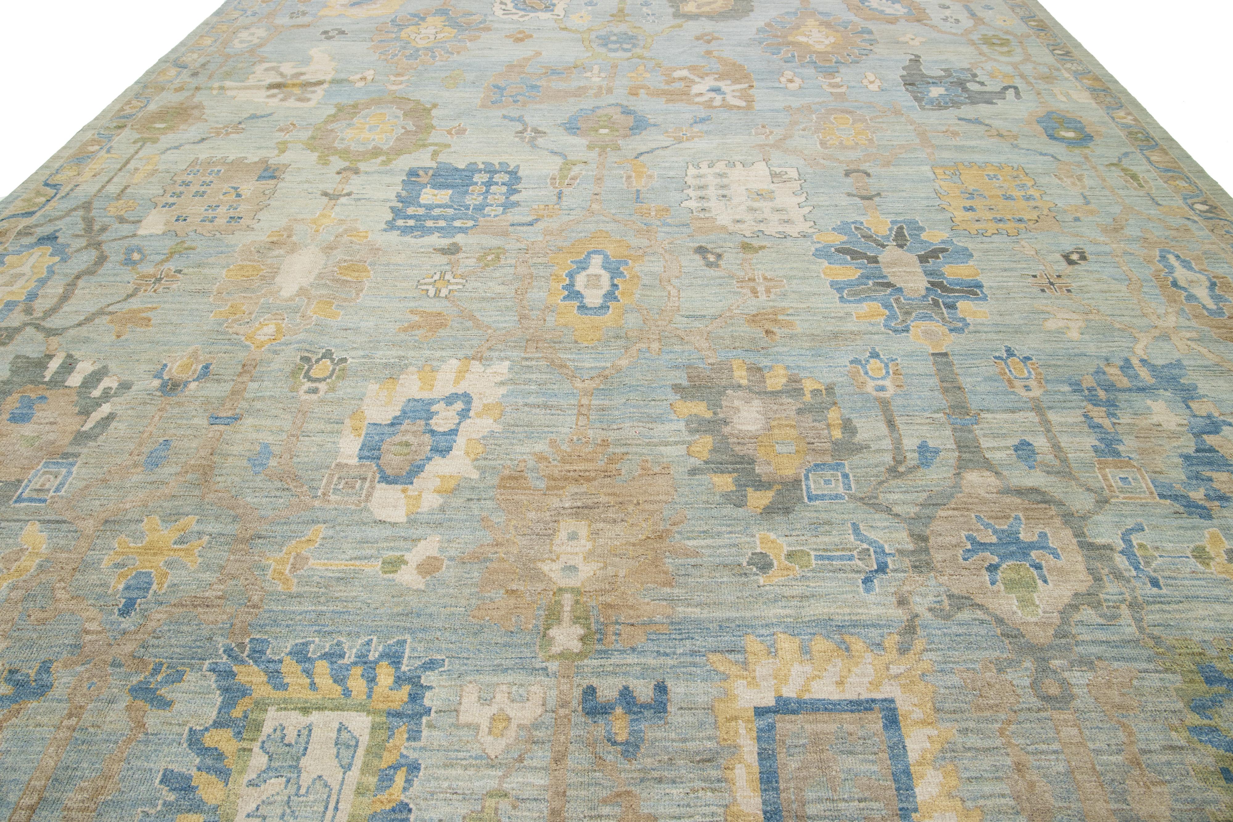 Apadana's Moderner blauer übergroßer Sultanabad-Wollteppich in Übergröße mit Allover-Design (21. Jahrhundert und zeitgenössisch) im Angebot