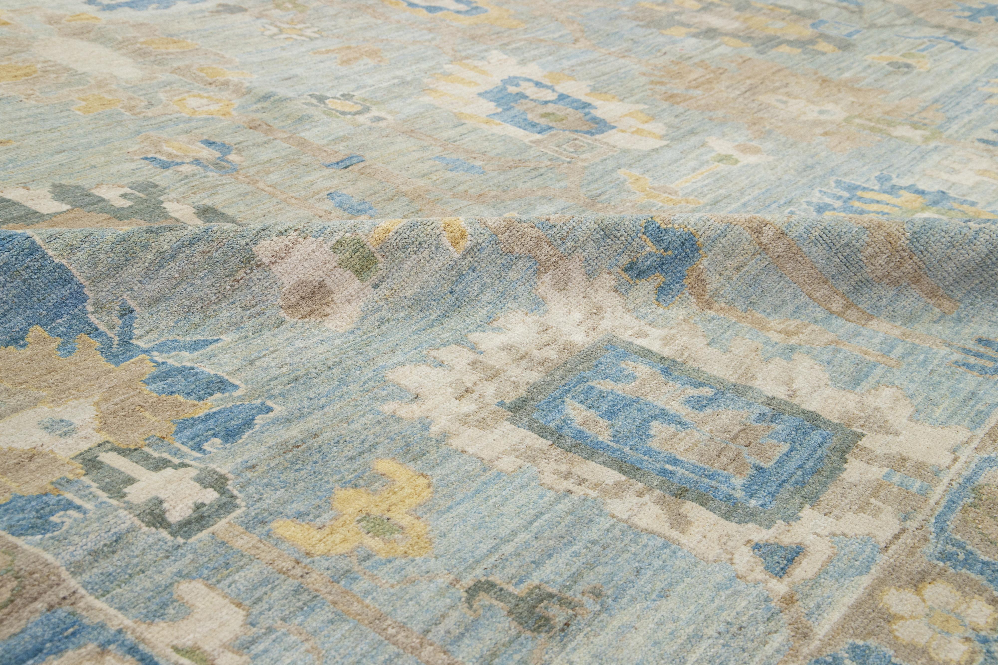 Apadana's Moderner blauer übergroßer Sultanabad-Wollteppich in Übergröße mit Allover-Design im Angebot 2