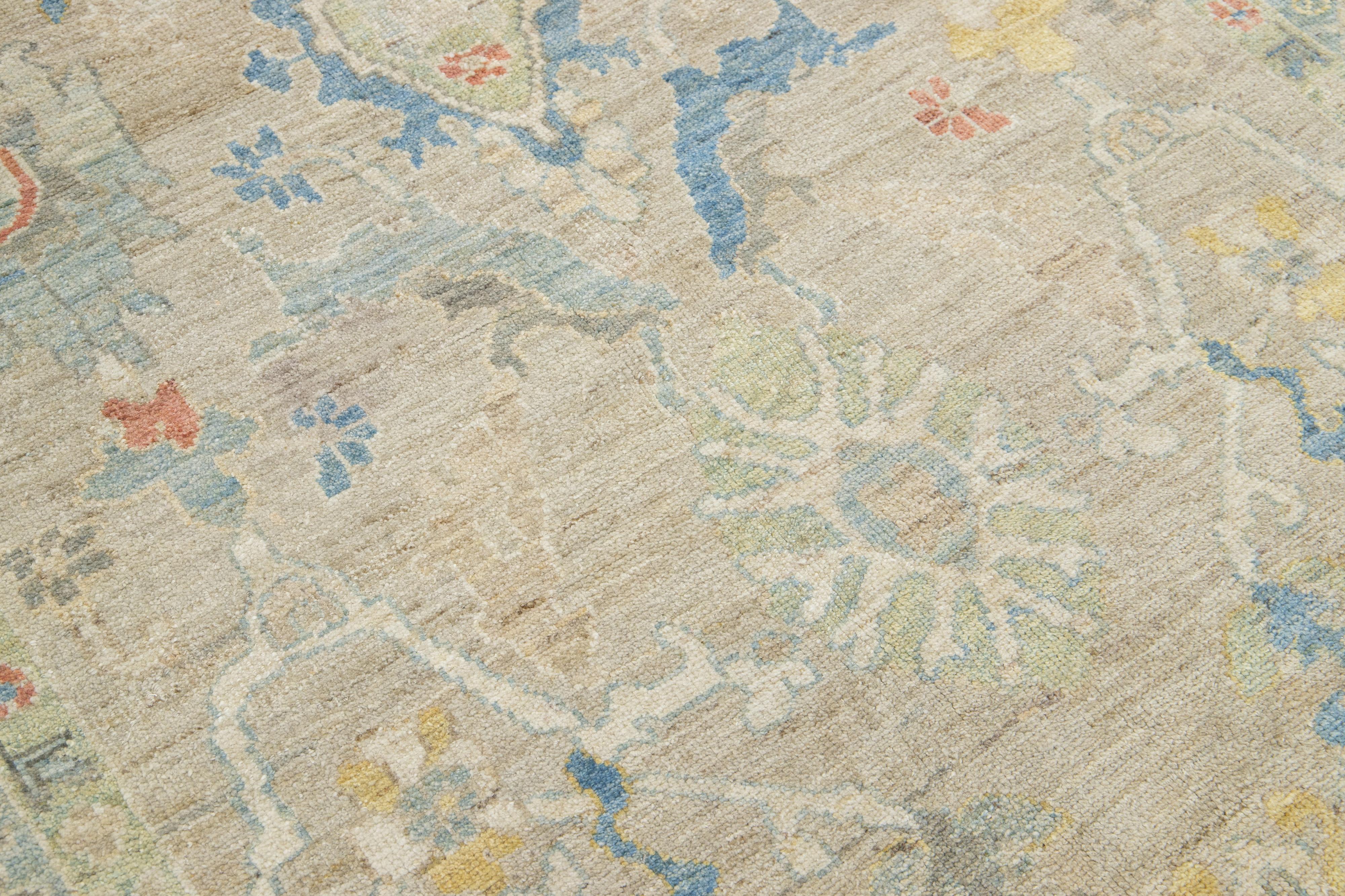 Tappeto in lana Sultanabad Rugs di Apadana dal design moderno e fatto a mano in beige. In condizioni Nuovo in vendita a Norwalk, CT