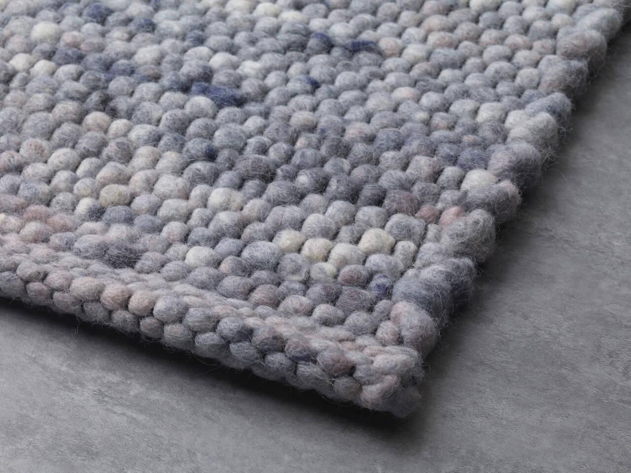 Personalizza il Tappeto in Lana Moderno Collection'S personalizzato per adattarlo al tuo spazio. È tessuto a mano in India per garantire una qualità e una durata eccezionali. Sono disponibili diverse opzioni di colore. La consegna avviene in 15-20