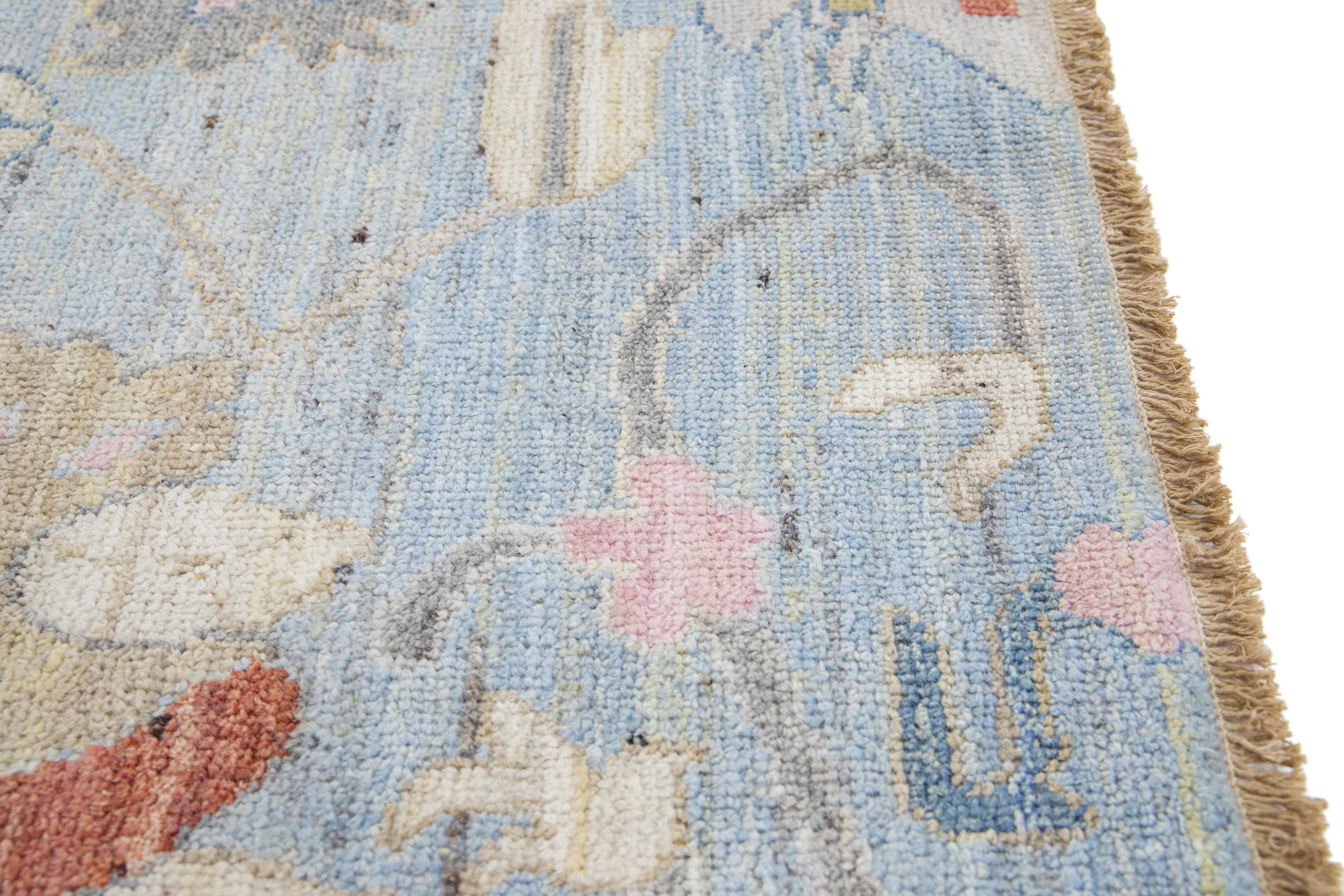 Apadana's Modern Oushak Style Blau/Beige Handmade Custom Wool Rug (Indisch) im Angebot