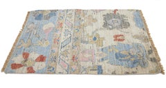 Tappeto di lana personalizzato beige fatto a mano in stile Oushak moderno di Apadana