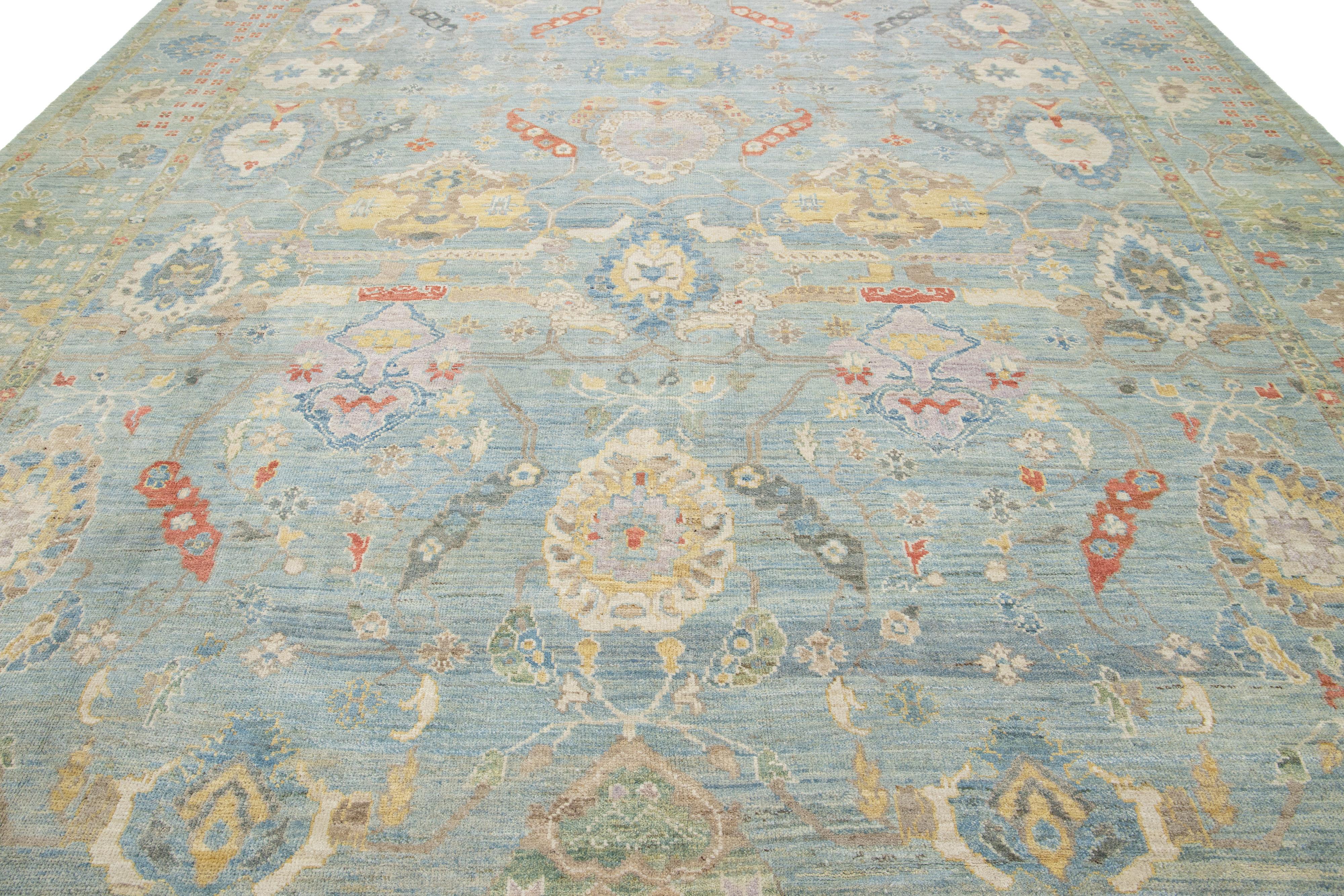 Apadana's Moderner Sultanabad Allover Designed Wollteppich Handgefertigt in Hellblau (21. Jahrhundert und zeitgenössisch) im Angebot