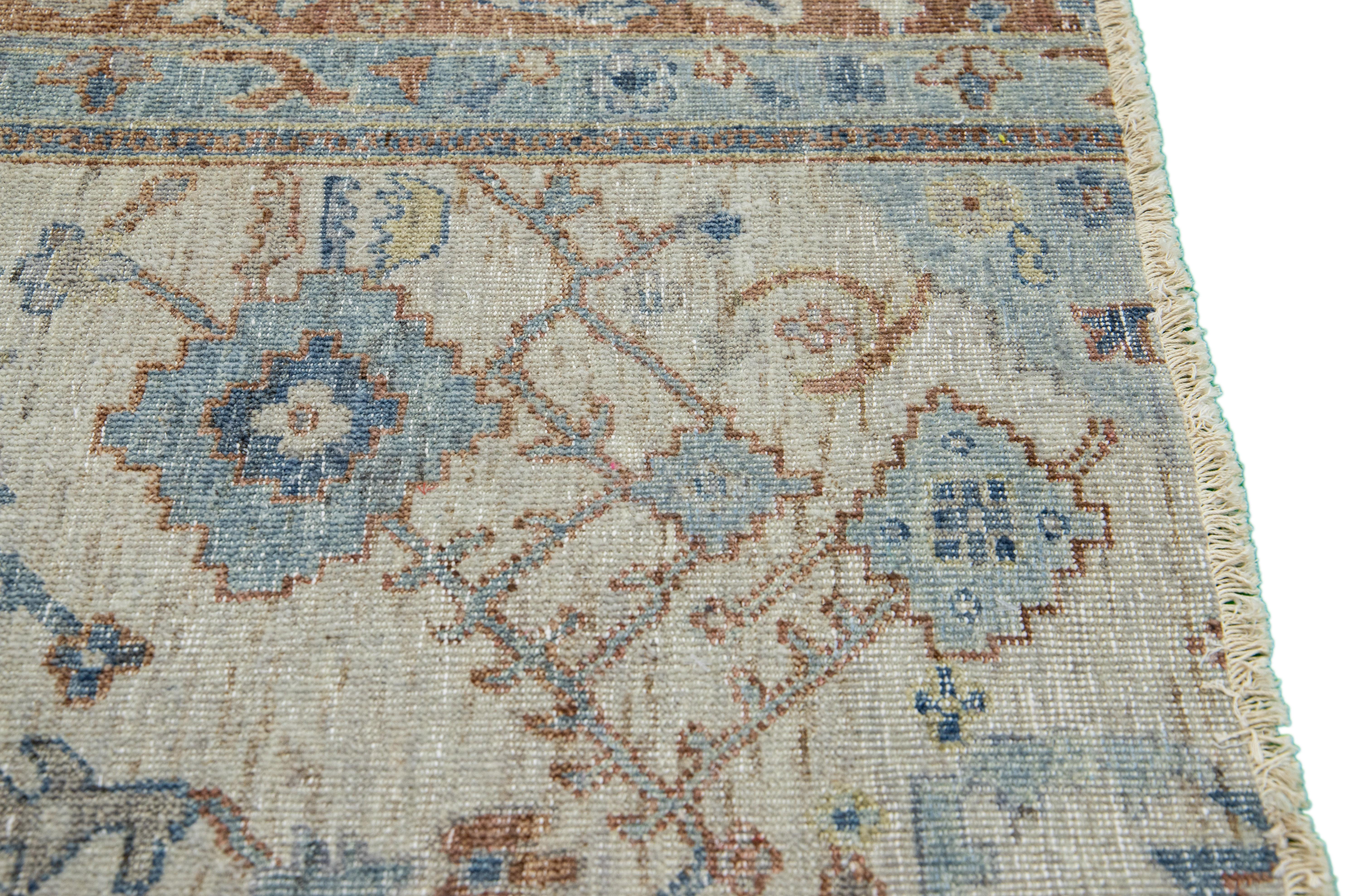 Indiano Tappeto di lana personalizzato beige/marrone fatto a mano in stile Tabriz moderno di Apadana in vendita
