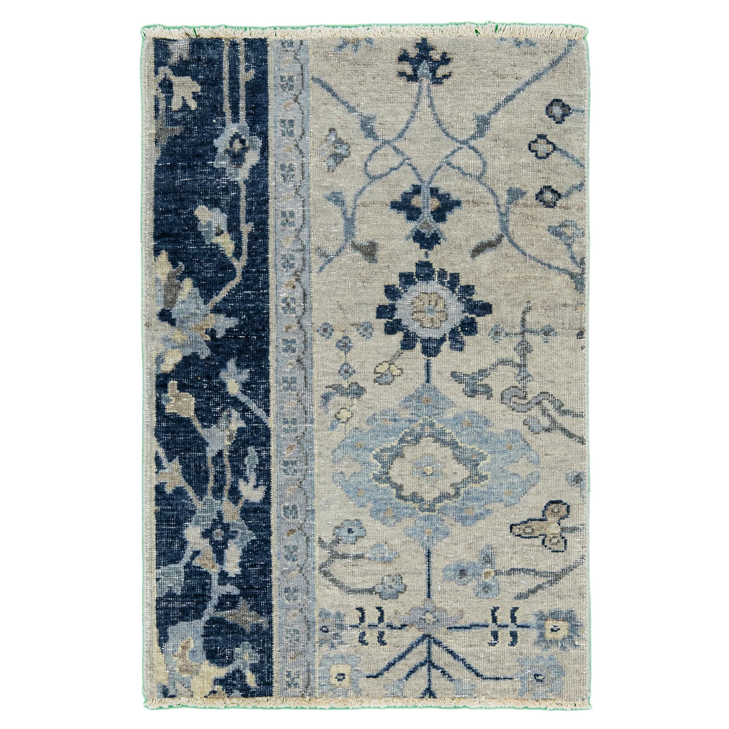 Apadana's Moderner handgefertigter grau/blauer Teppich aus Wolle im Täbris-Stil