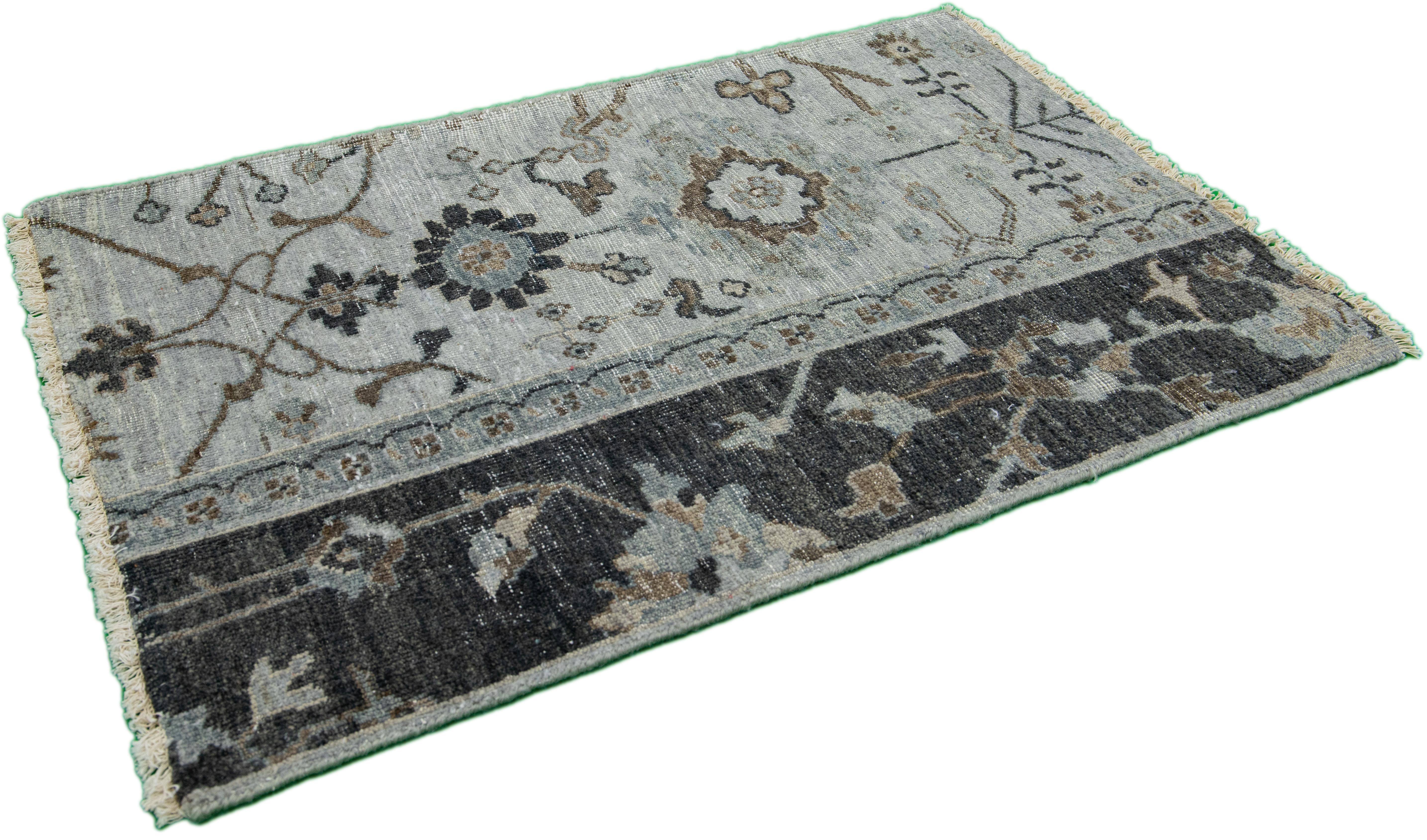 La linea Artisan di Apadana è un modo elegante per conferire un'estetica antica a uno spazio. Questa linea di tappeti è decisamente unica e reimmagina il look di un tappeto antico. Ogni singolo pezzo della nostra linea Artisan è accuratamente