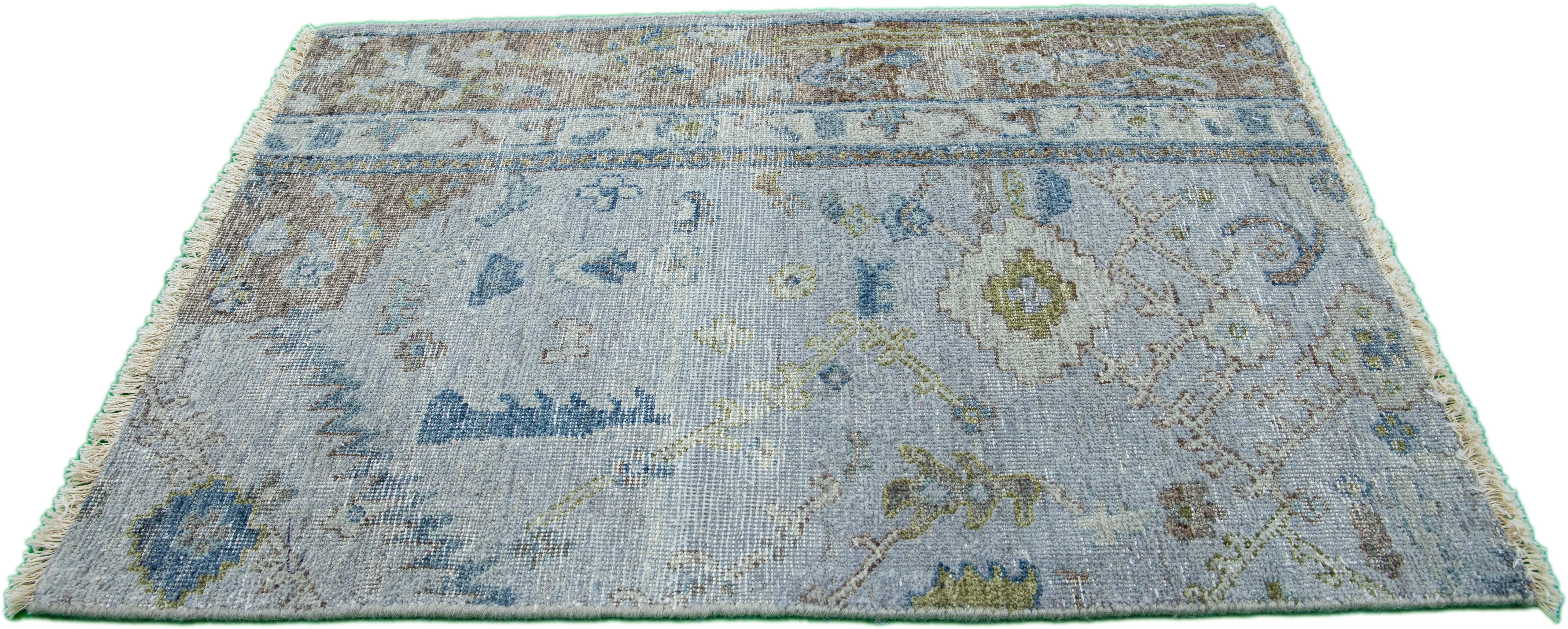 La linea Artisan di Apadana è un modo elegante per conferire un'estetica antica a uno spazio. Questa linea di tappeti è decisamente unica e reimmagina il look di un tappeto antico. Ogni singolo pezzo della nostra linea Artisan è accuratamente