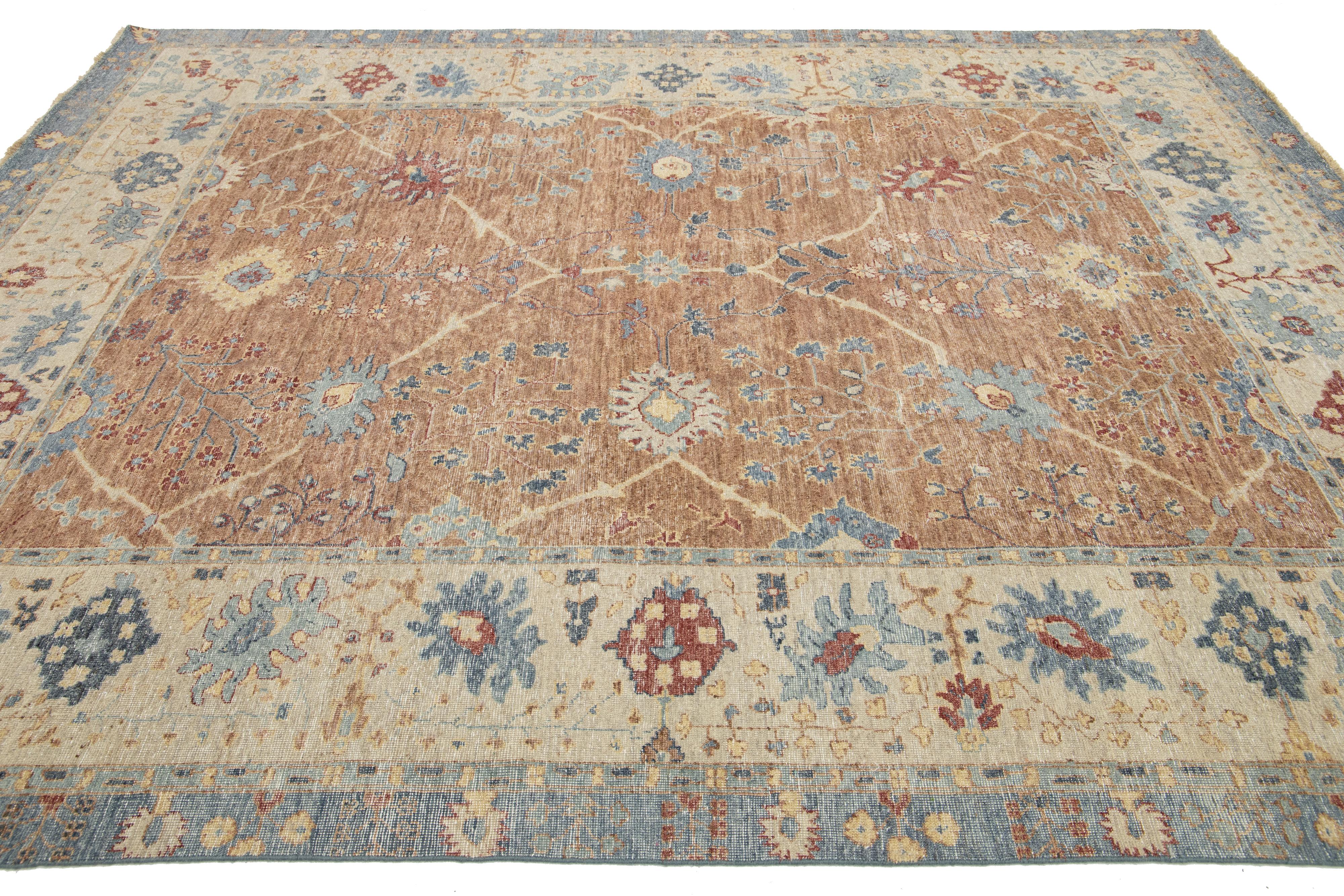 Apadana's Modern Tabriz Style Handmade Indian Wool Rug In Brown (21. Jahrhundert und zeitgenössisch) im Angebot