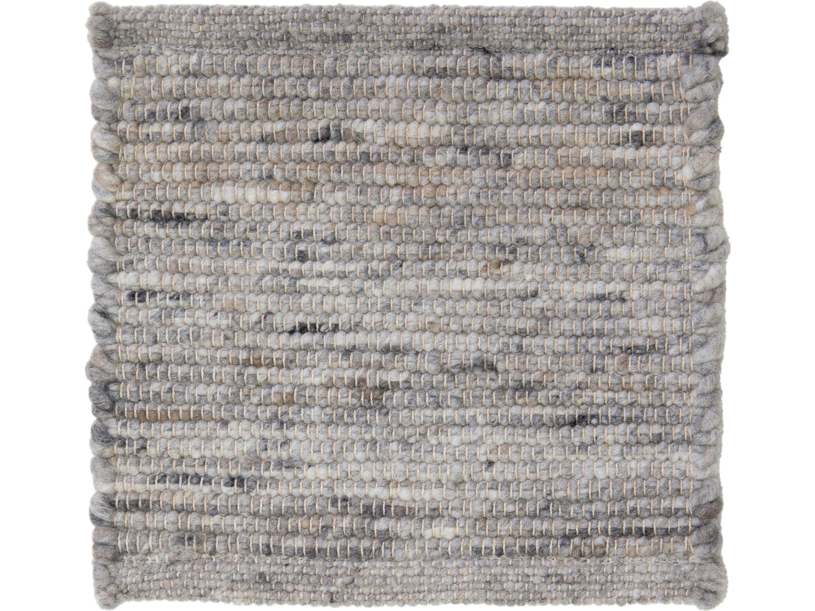 Apadana's Modern Texture Designed Custom Wool Rug (Moderne) im Angebot