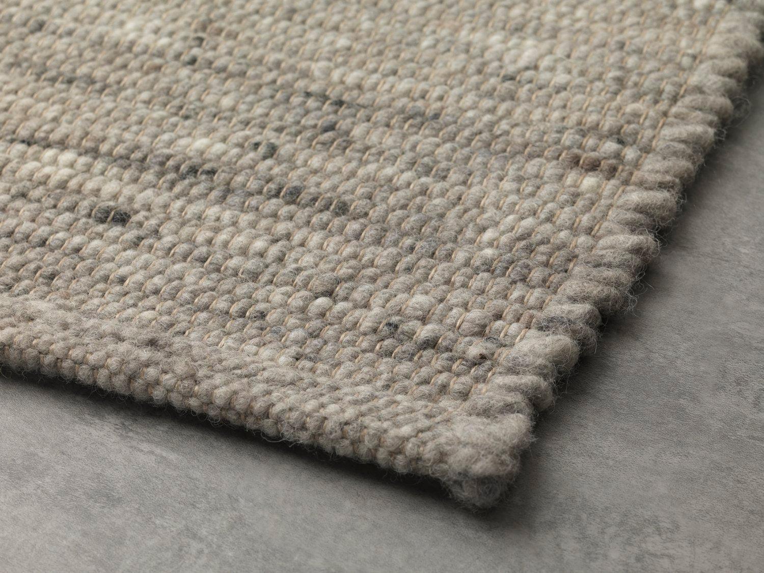 Apadana's Modern Texture Designed Custom Wool Rug (Indisch) im Angebot