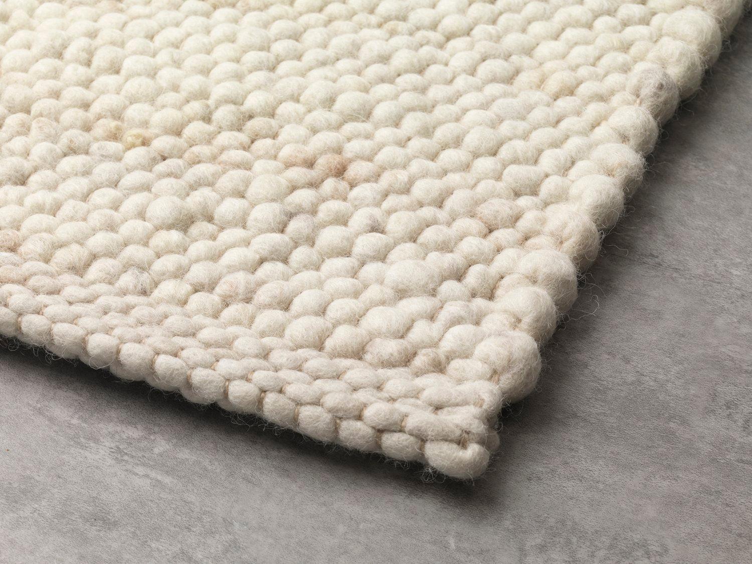 Apadana's Modern Texture Designed Custom Wool Rug (Indisch) im Angebot