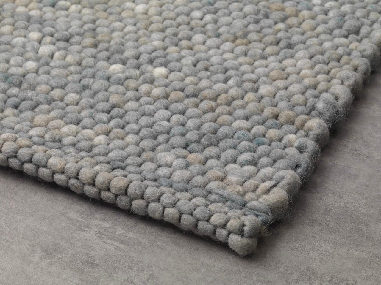 Apadana's Modern Texture Designed Custom Wool Rug In hellgrau (Indisch) im Angebot