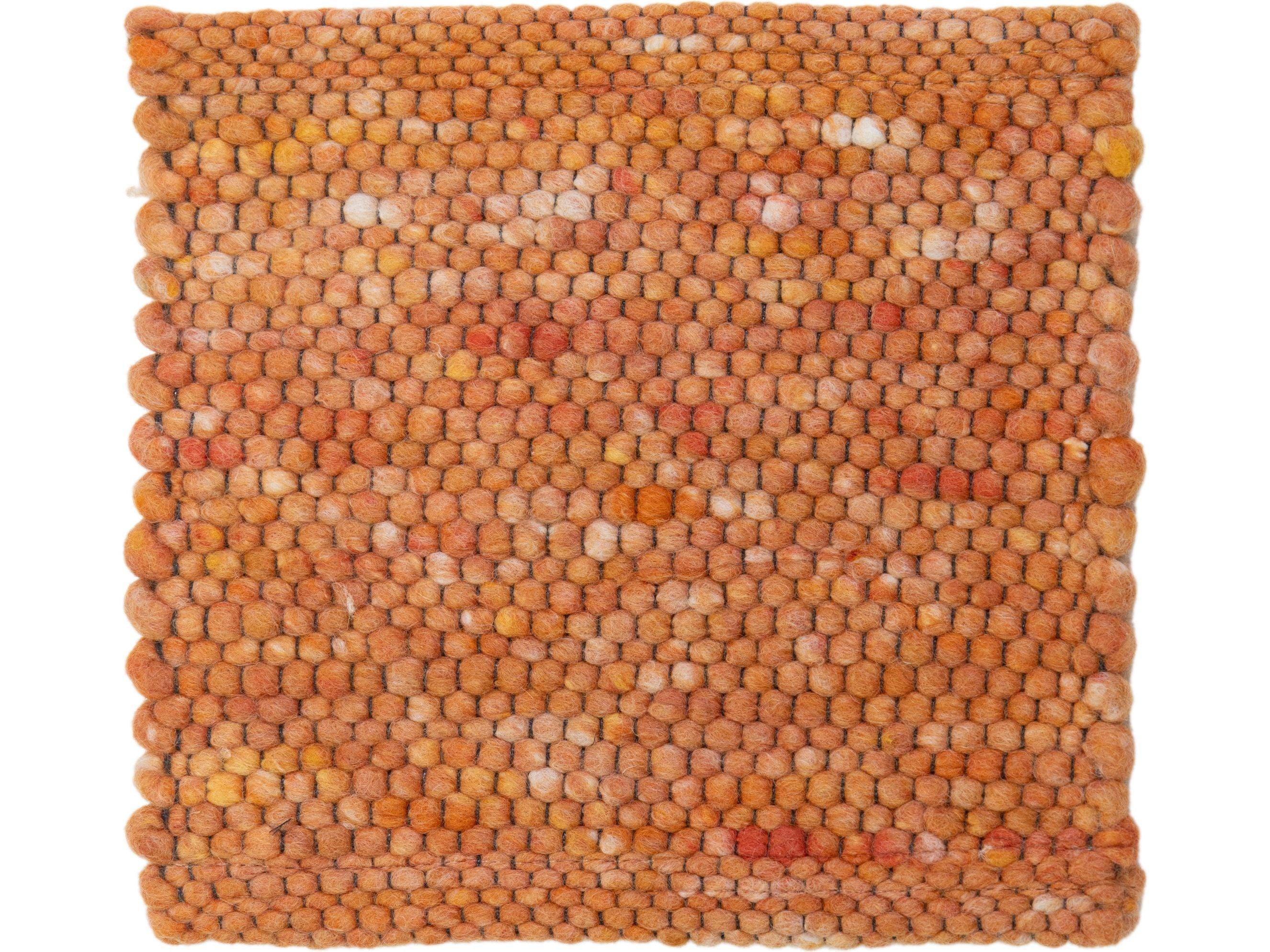 Apadana's Modern Texture Designed Custom Wool Rug In Orange (Moderne) im Angebot