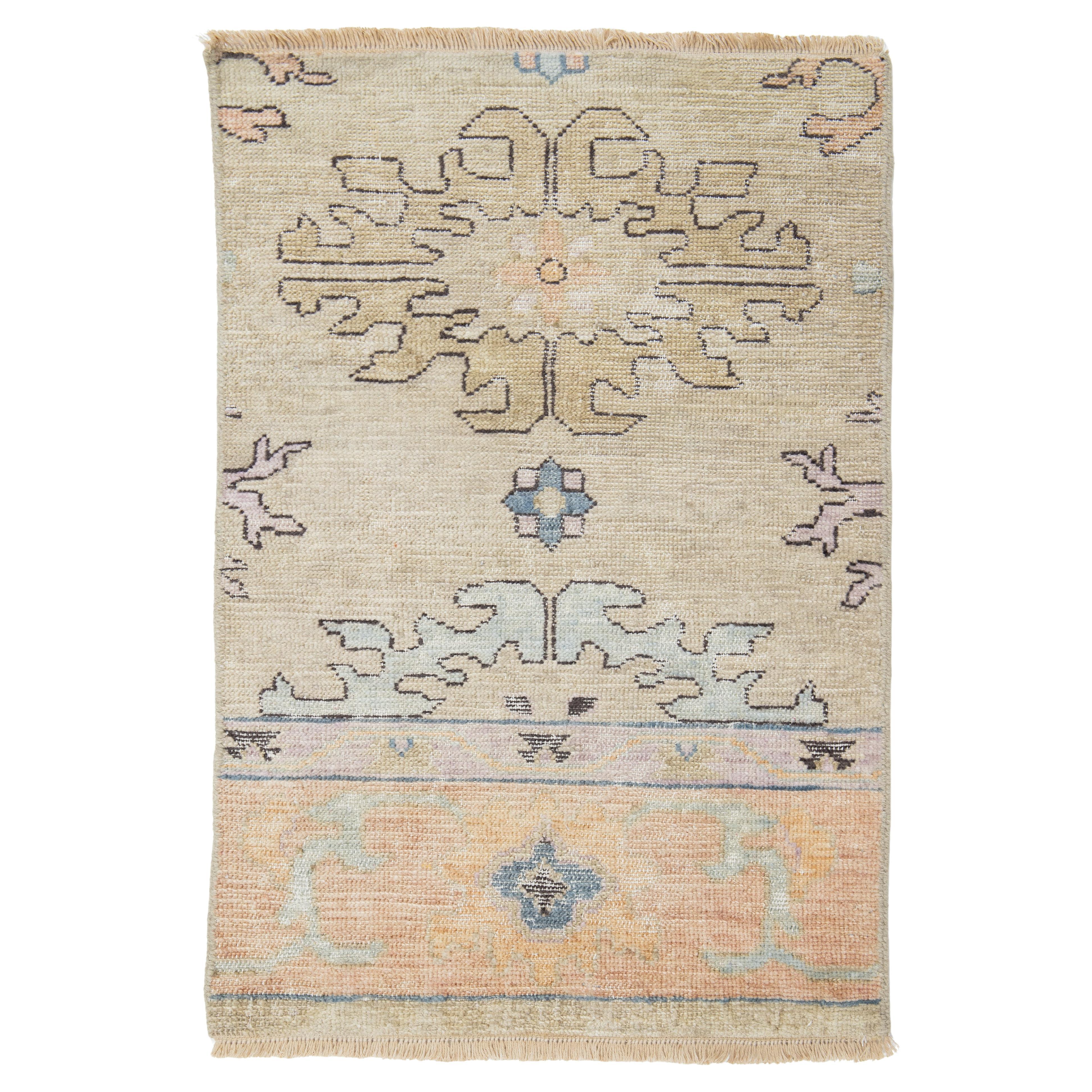 Apadana's Moderner türkischer Oushak-Wollteppich in Beige, maßgefertigt