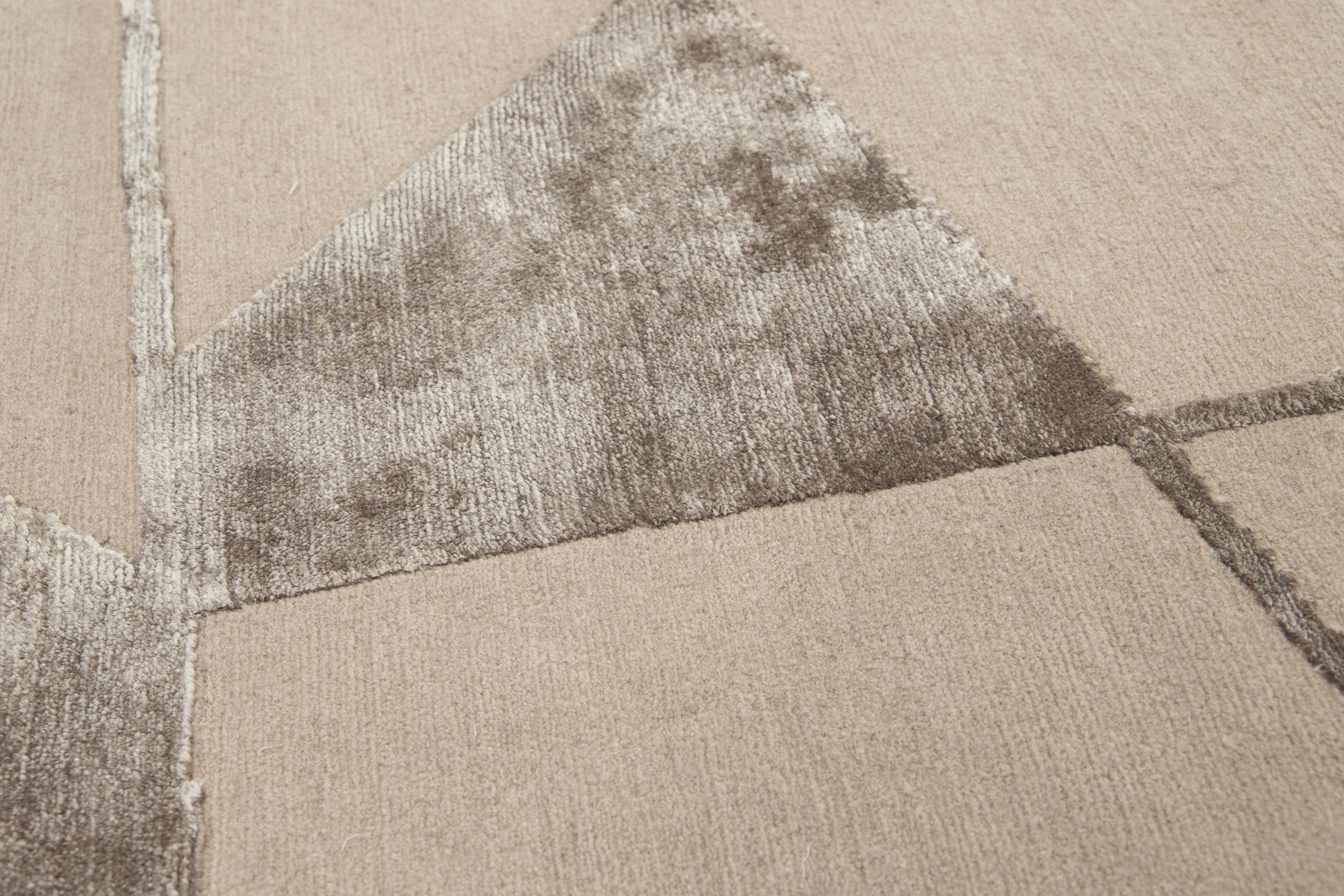 Tappeto moderno in lana e seta personalizzato: Dimensioni e colori personalizzati per adattarsi al tuo spazio. Lana e seta con tecniche di annodatura a mano per una qualità superiore. Proveniente dal Nepal, tempi di consegna stimati: 15-20