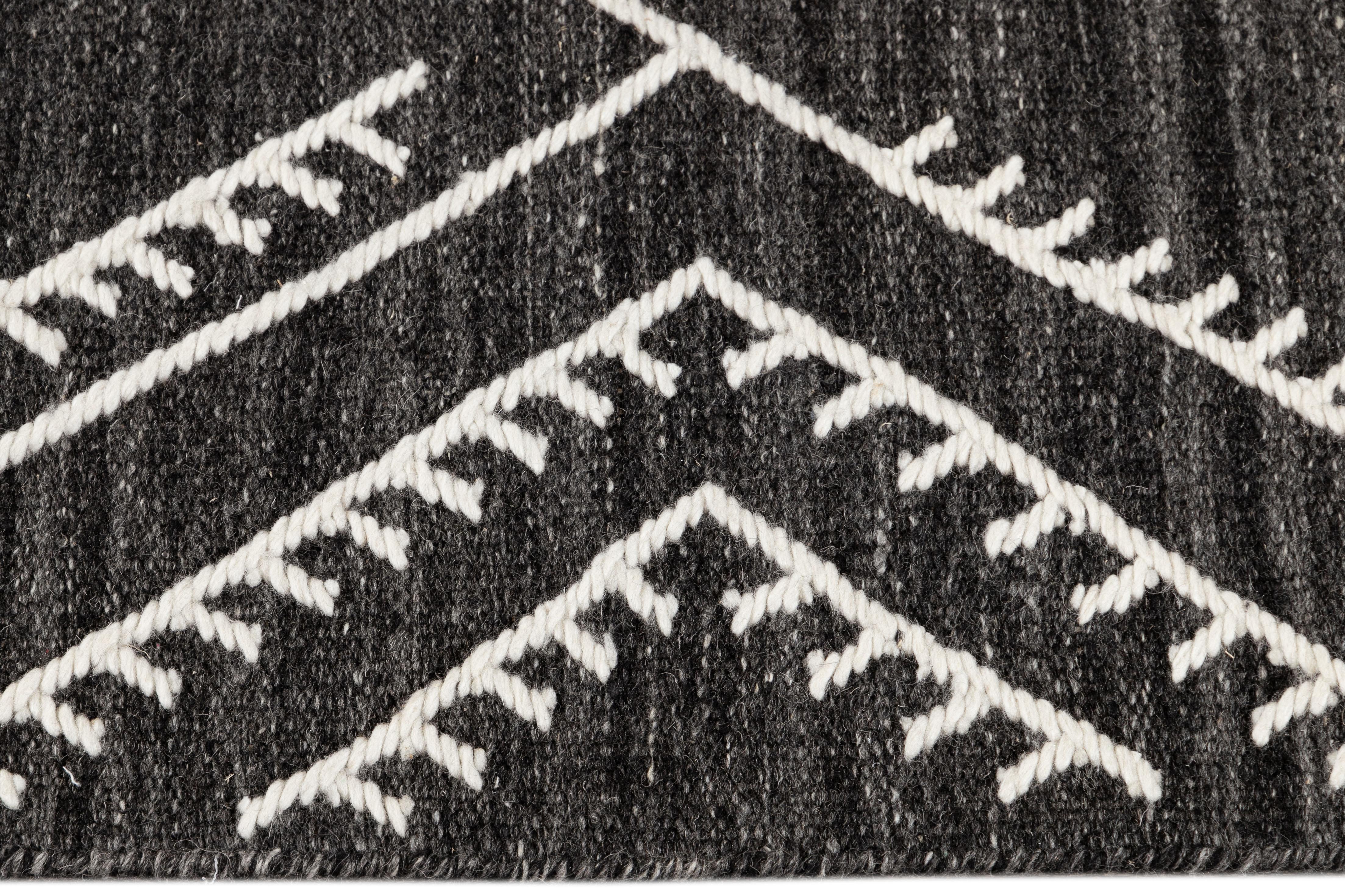 Contemporary Apadana's Nantucket Collection Flatweave Kilim Coastal Designed Black Wool Rug For Sale