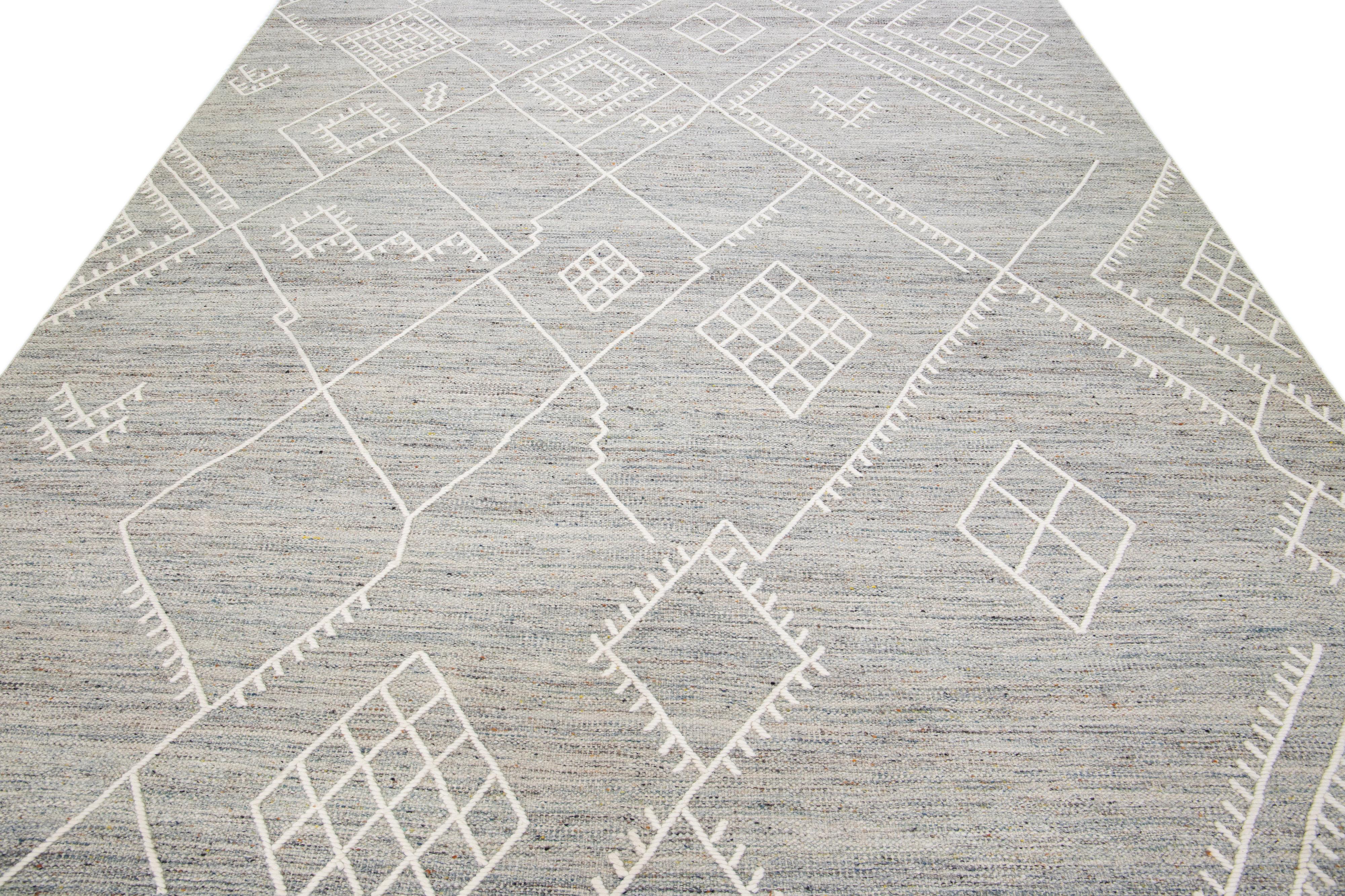 Indian Apadana's Nantucket Collection Flatweave Kilim Coastal Designed Grey Wool Rug For Sale