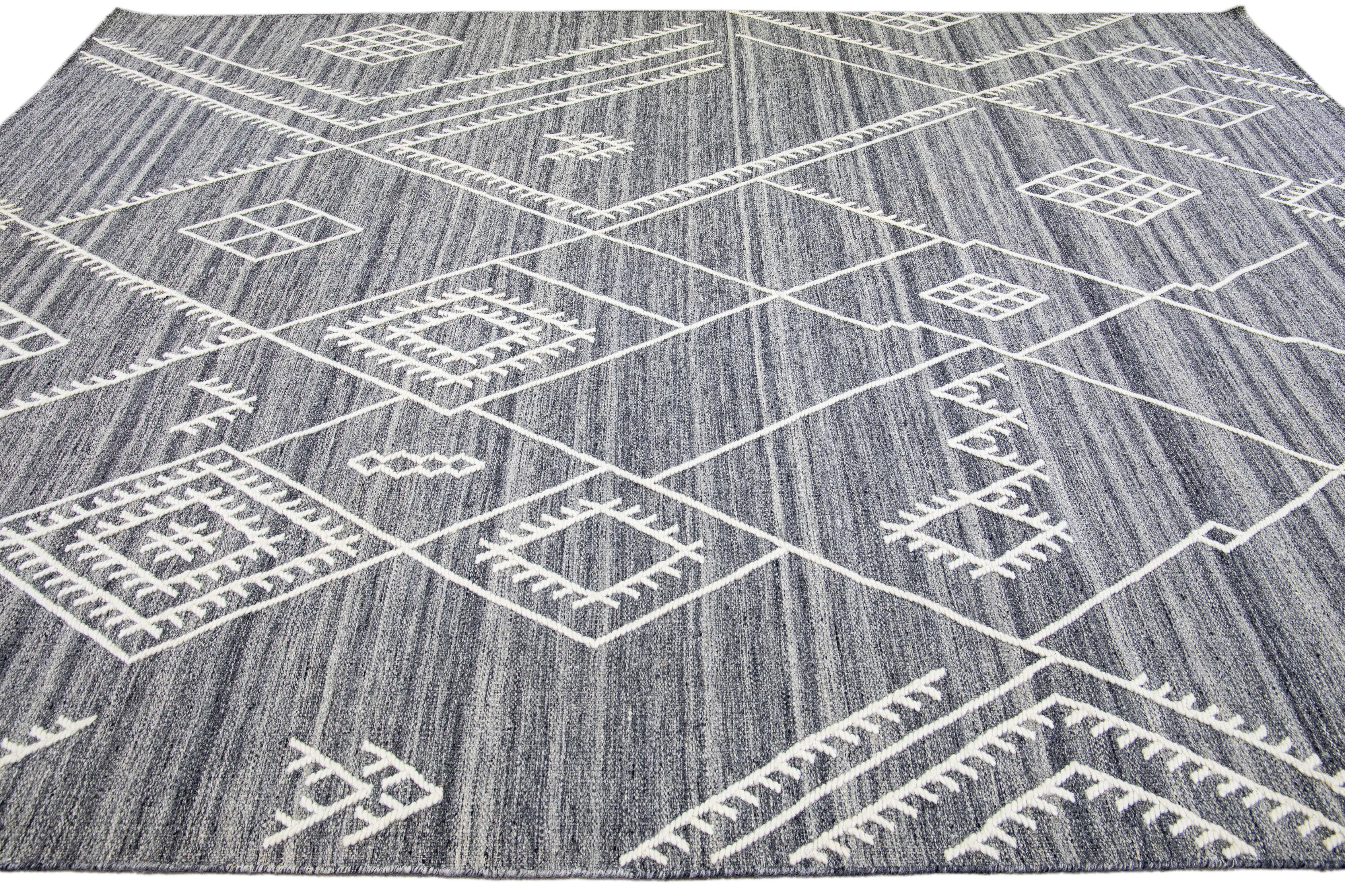 Apadana's Nantucket Collection Flatweave Kilim Coastal Designed Gray Wool Rug In New Condition For Sale In Norwalk, CT