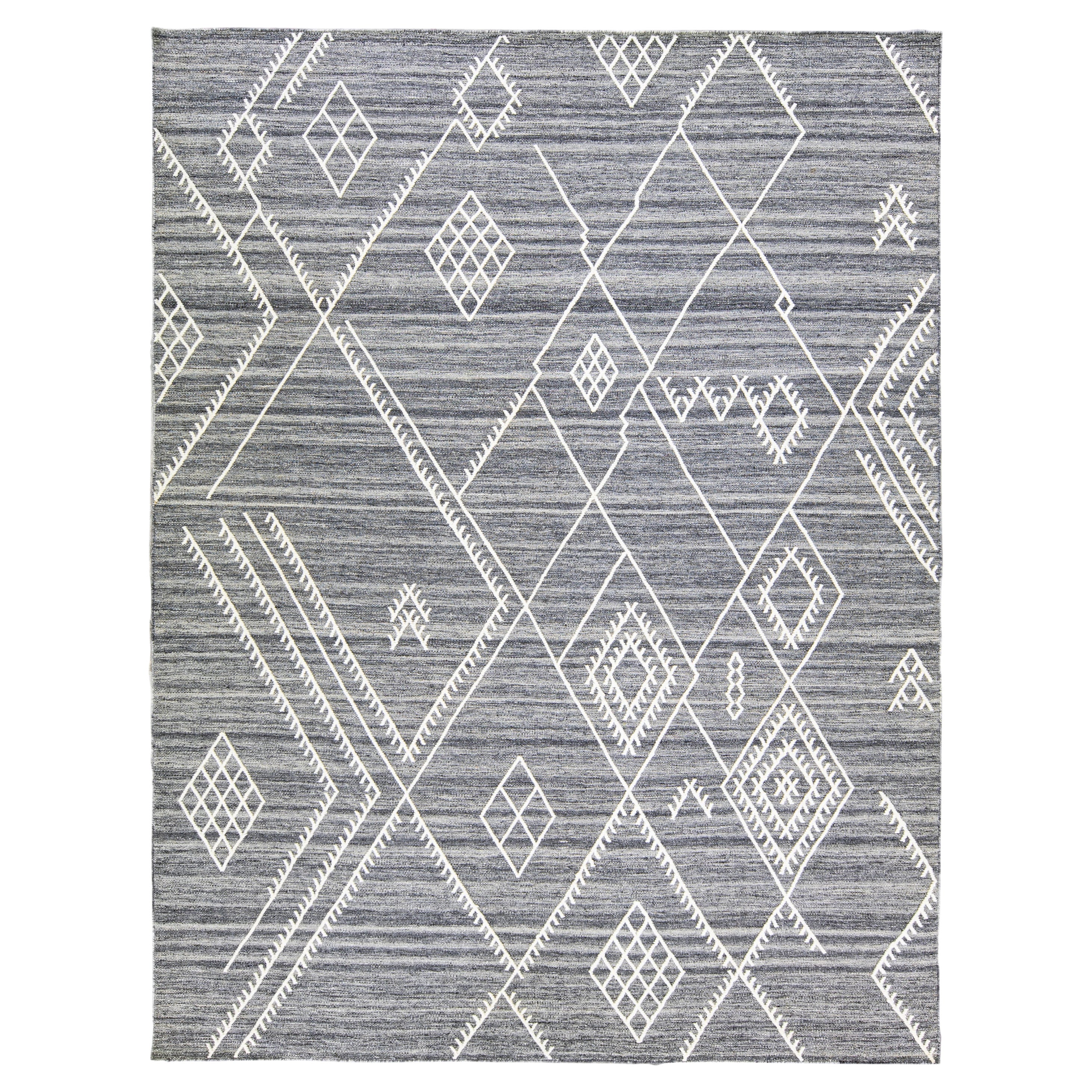 Tapis Kilim en laine grise à tissage plat de la collection Nantucket d' Apadana, design côtier