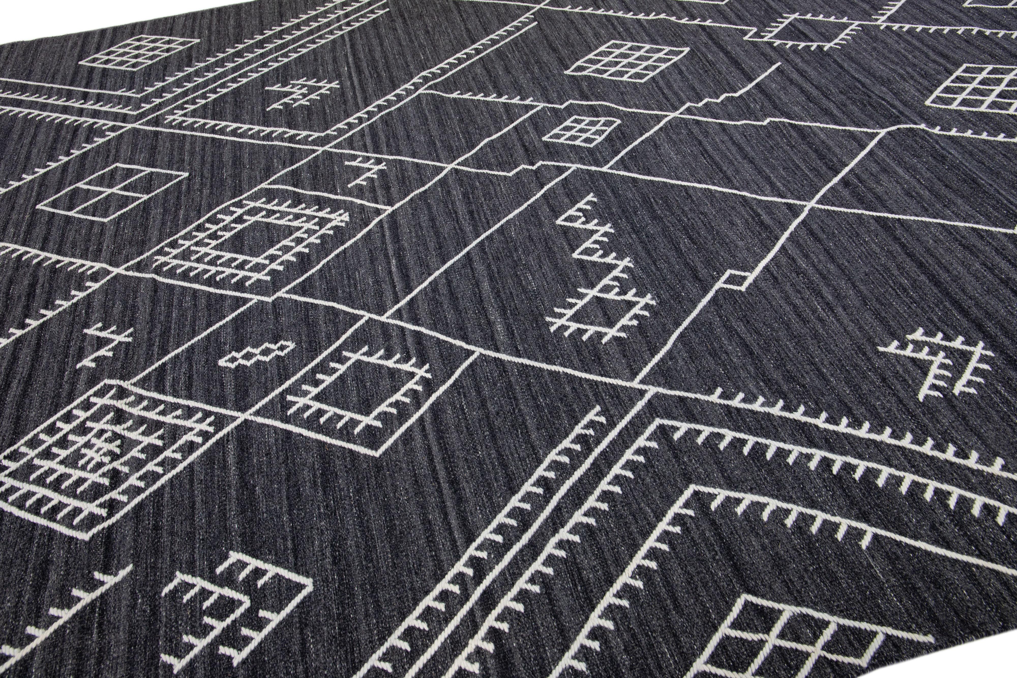 Contemporary Apadana's Nantucket Collection Flatweave Kilim Designed Wool Rug In Charcoal  For Sale
